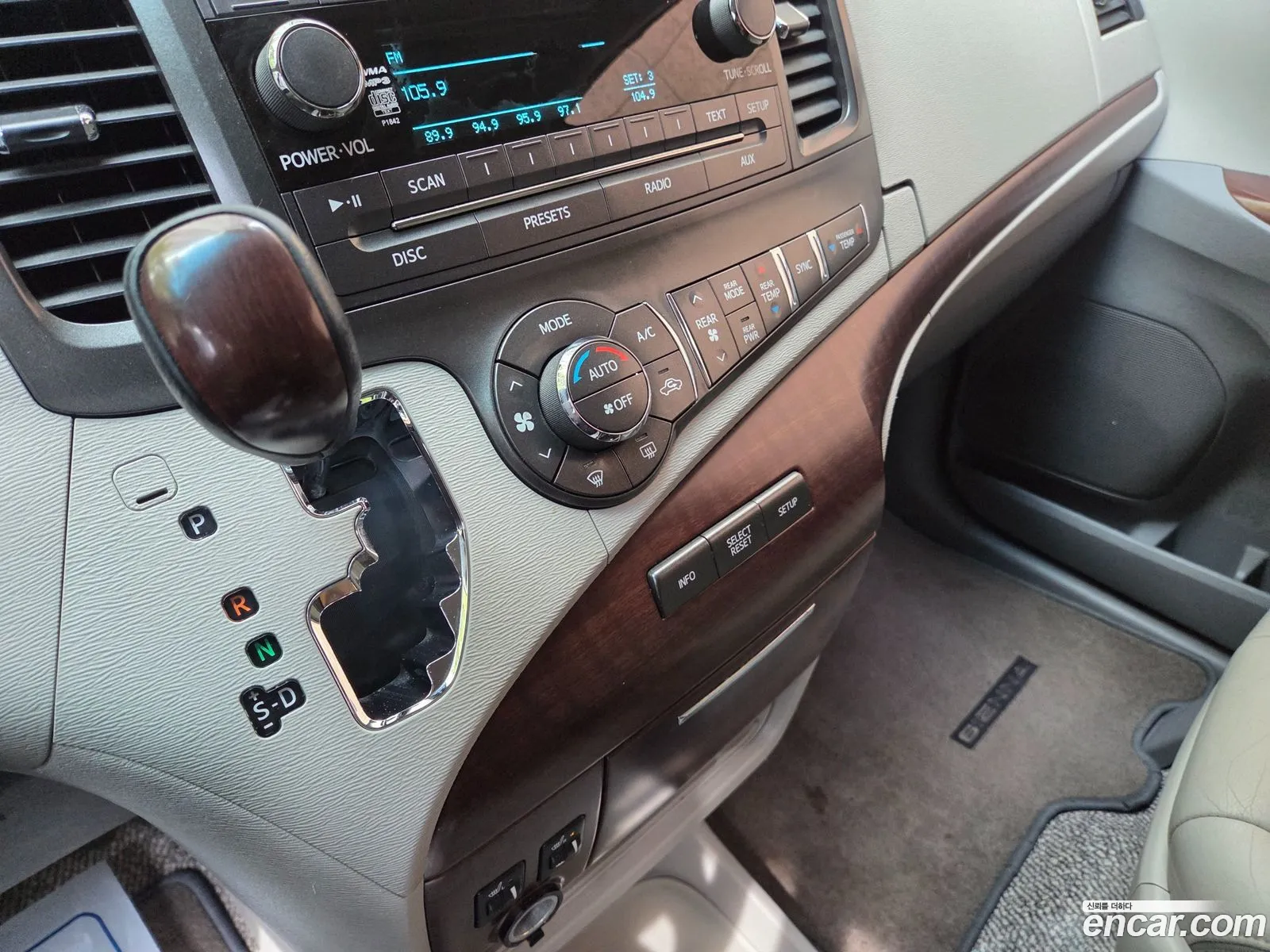 Toyota Sienna 2014 — 14