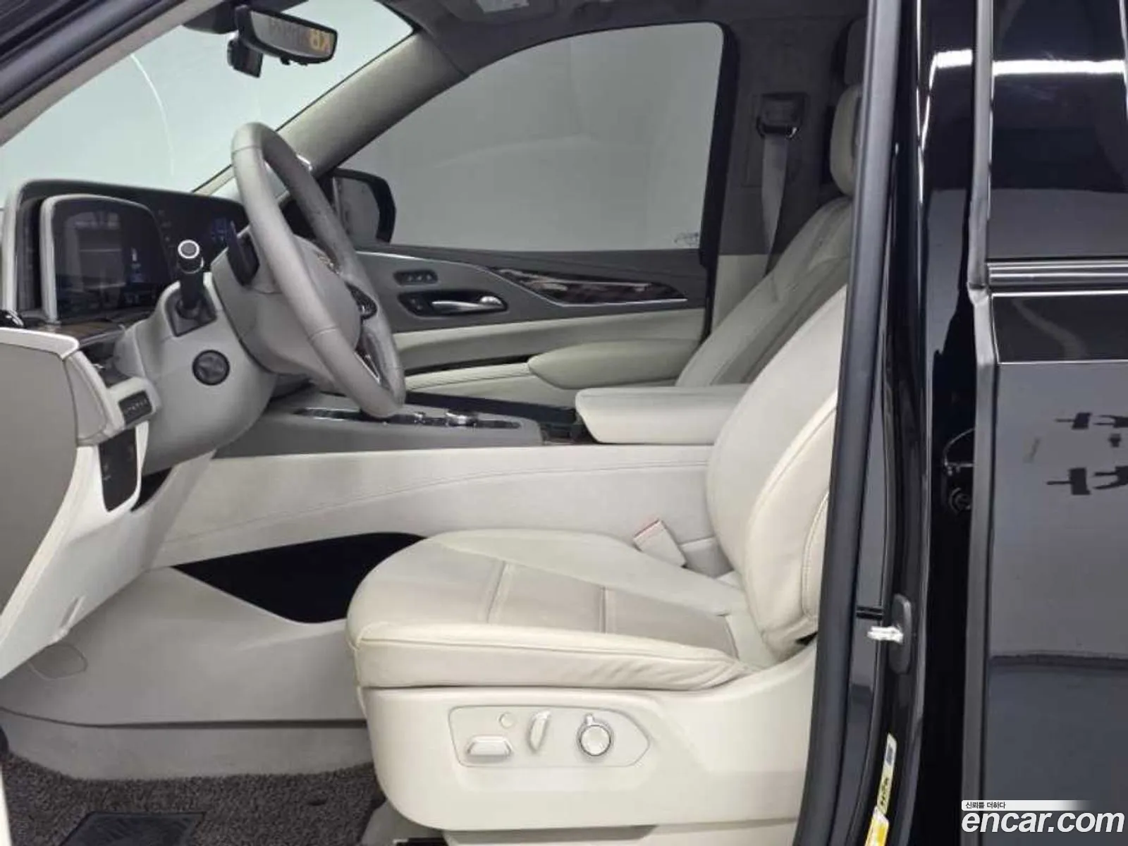 Cadillac Escalade 2023 — 2