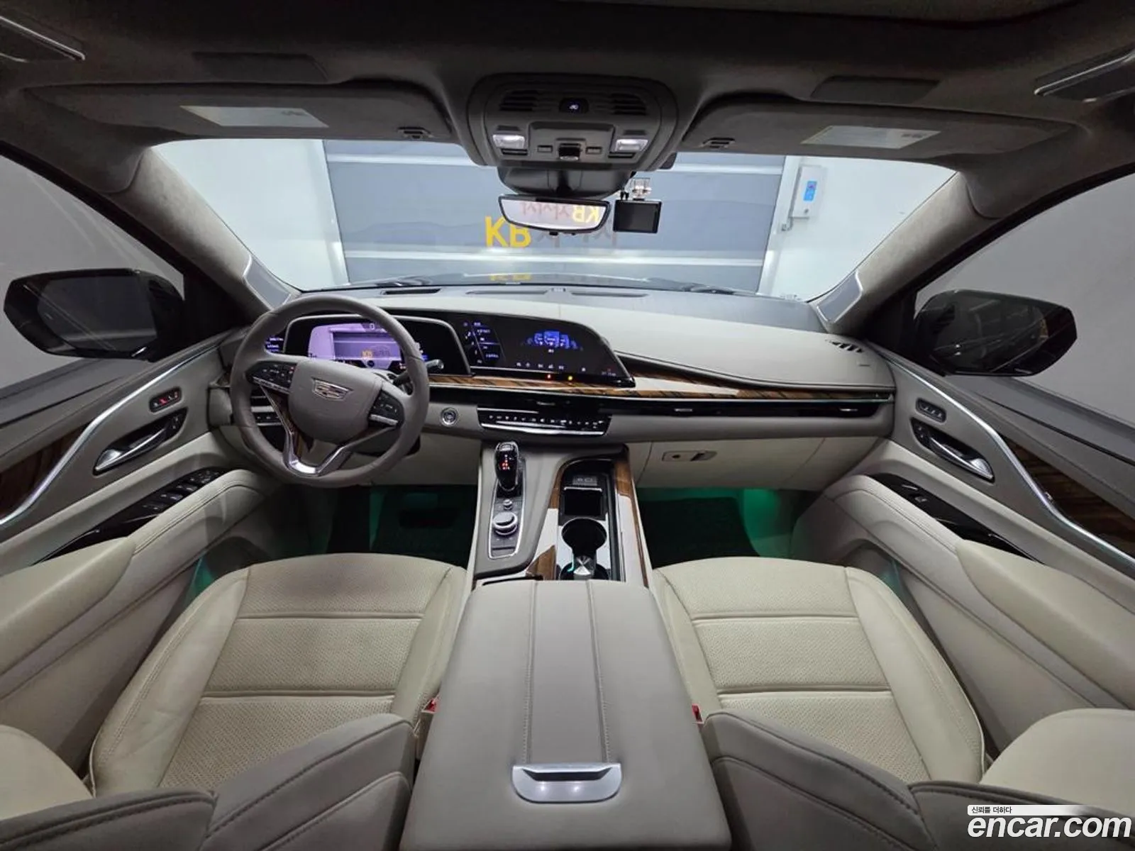 Cadillac Escalade 2023 — 17