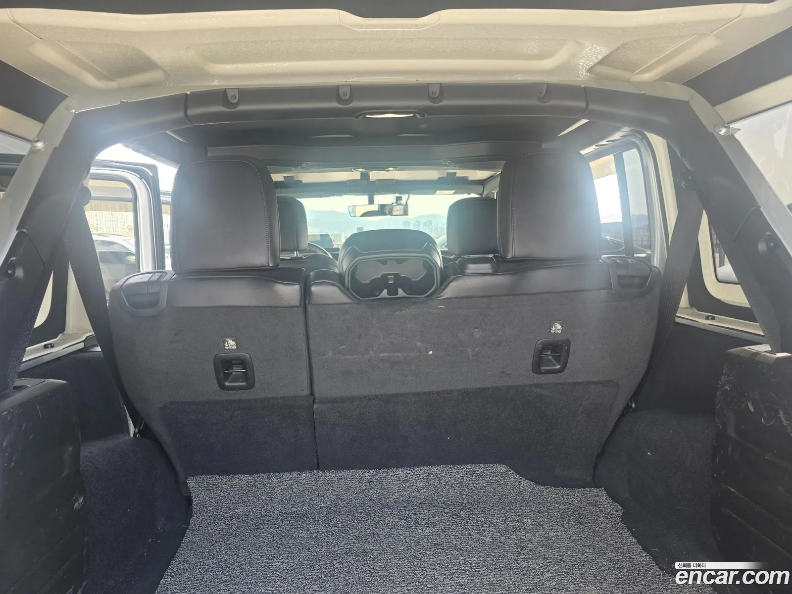 Jeep Wrangler 2022 — 19