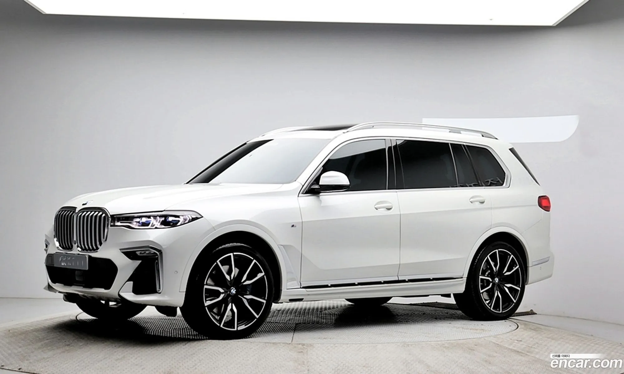 BMW X7 2020 — 16