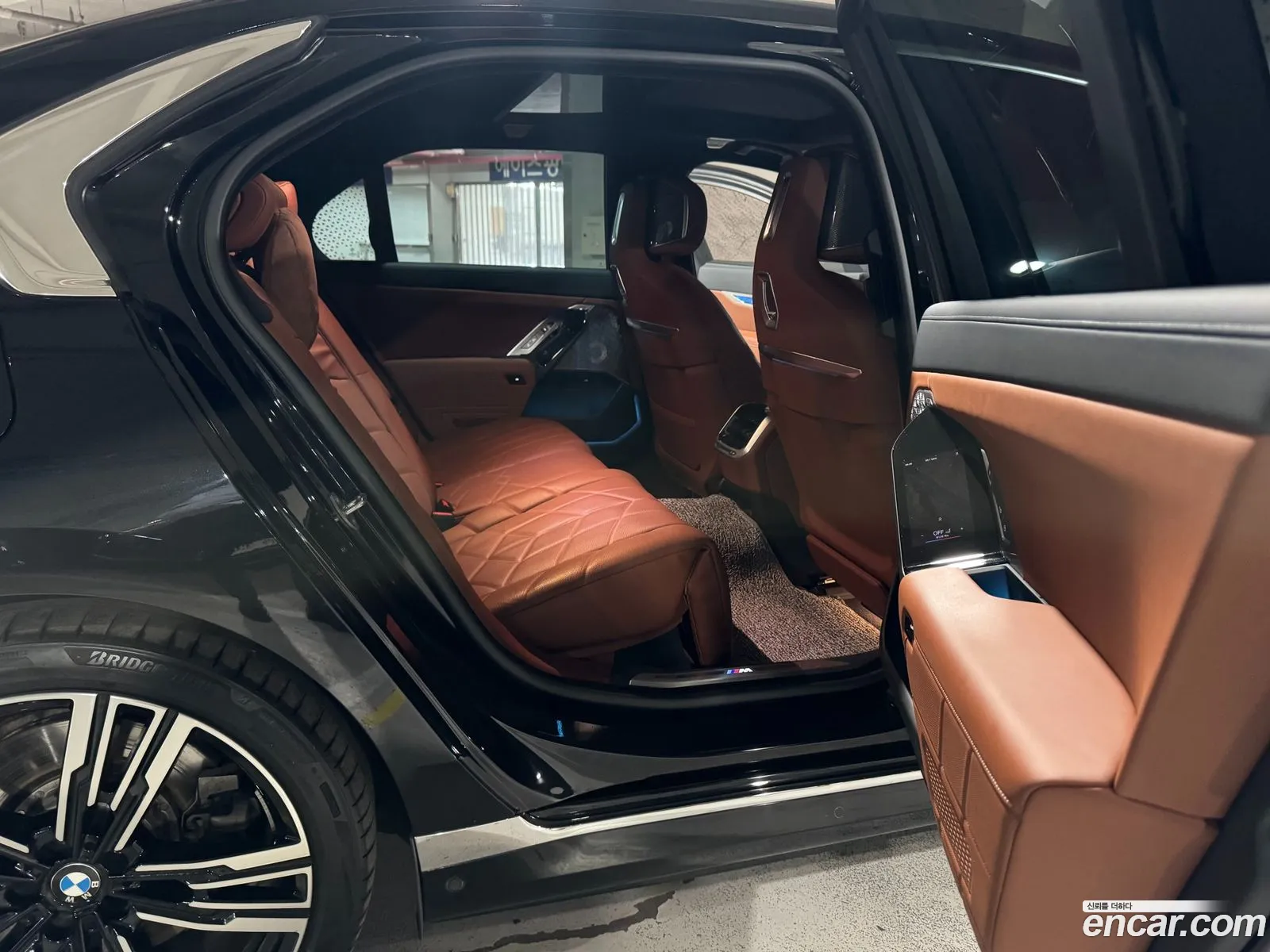BMW 7 Series 2024 — 11