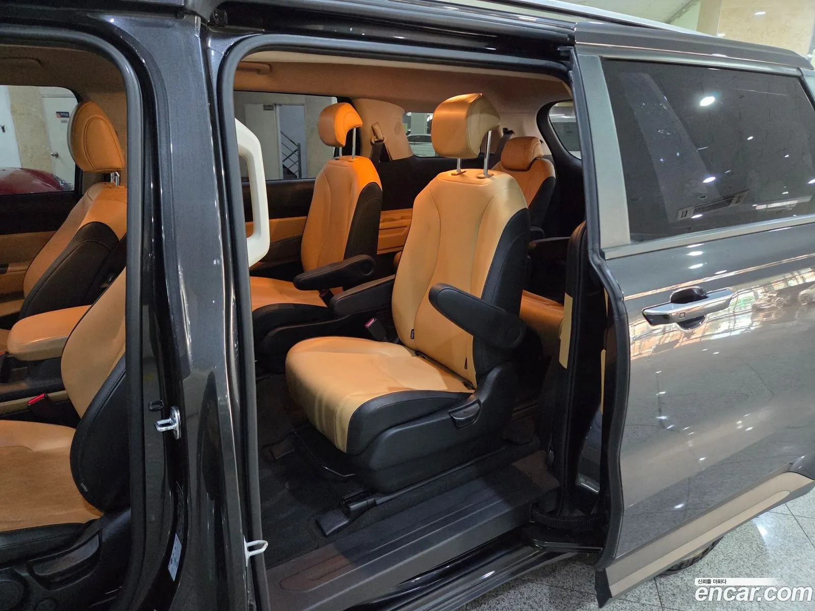 Kia Carnival 2021 — 12