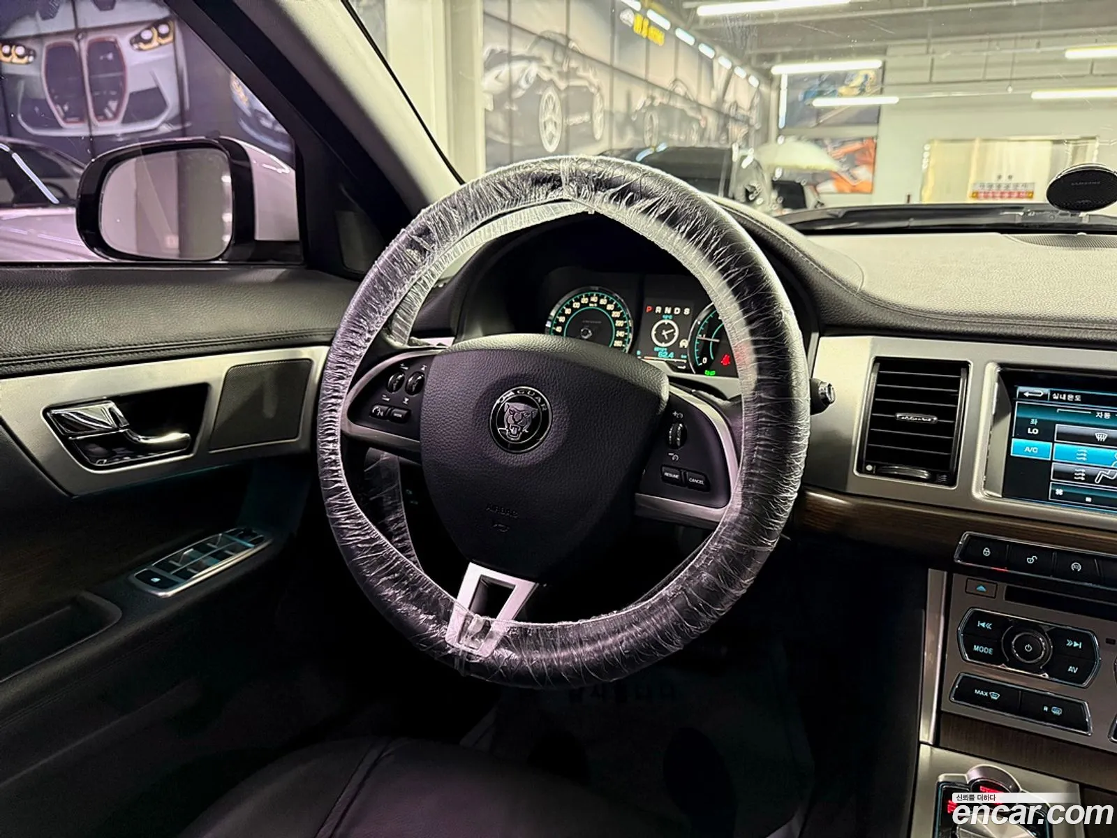 Jaguar XF 2014 — 11