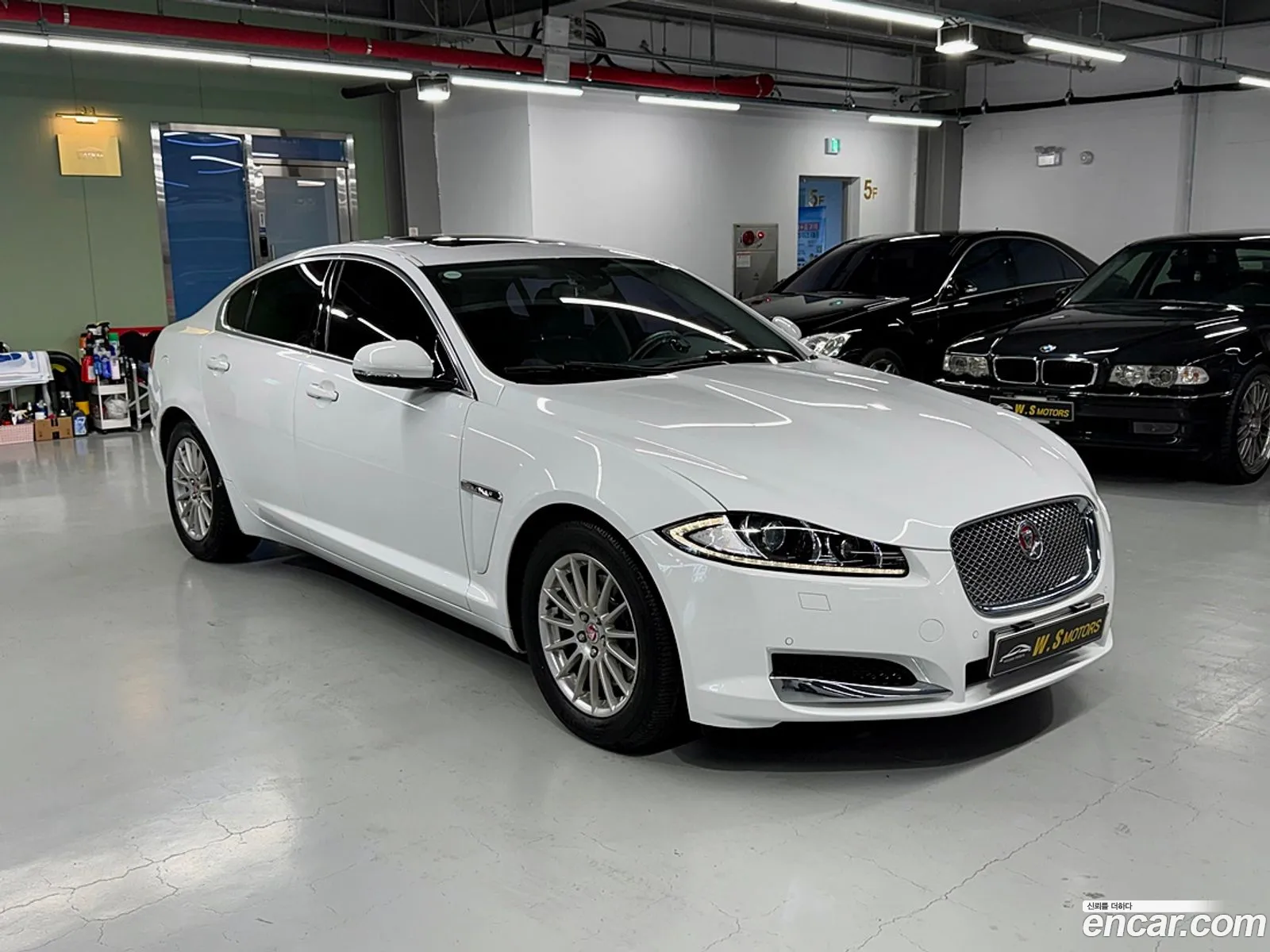 Jaguar XF 2014 — 18