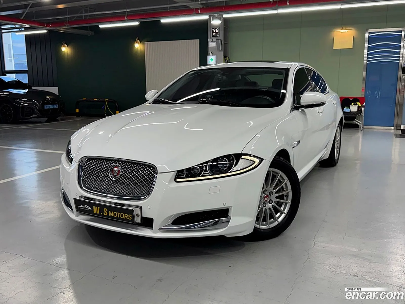 Jaguar XF 2014 — 16