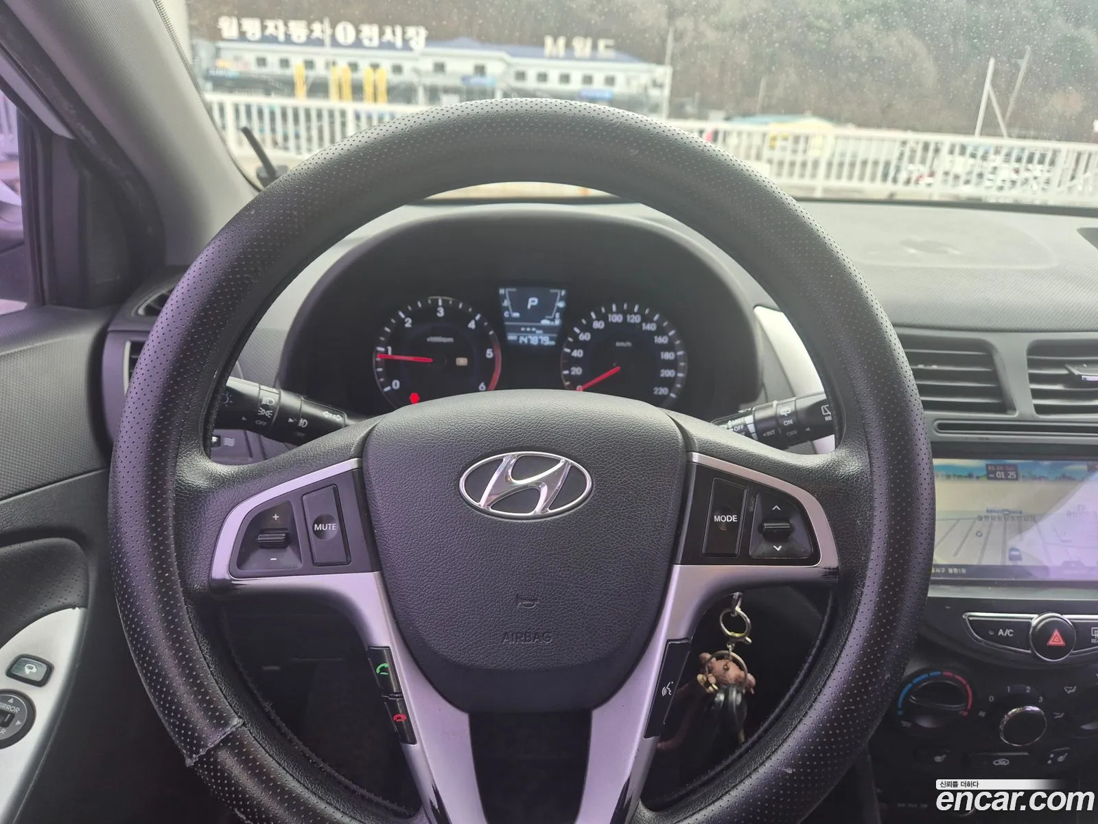 Hyundai Accent 2011 — 11