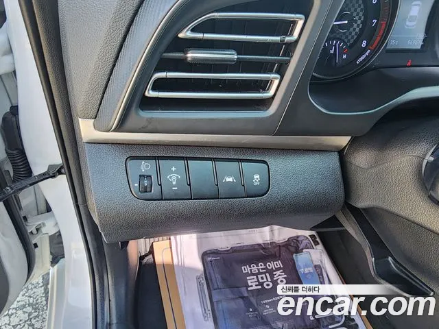 Hyundai Elantra AD 2020 — 3