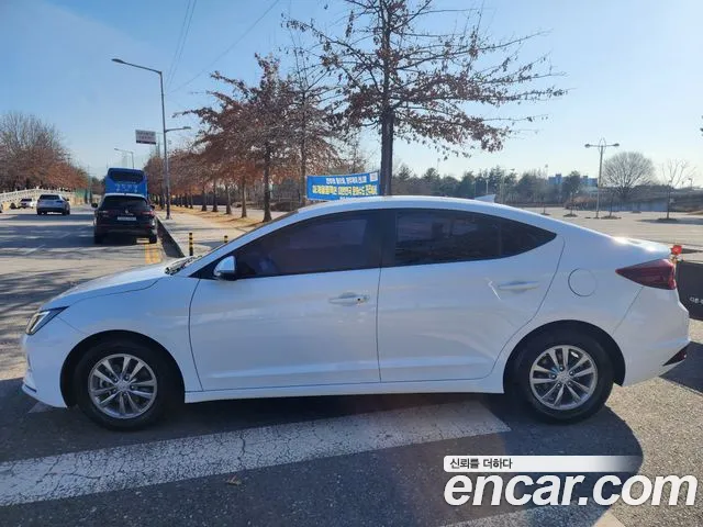 Hyundai Elantra AD 2020 — 6
