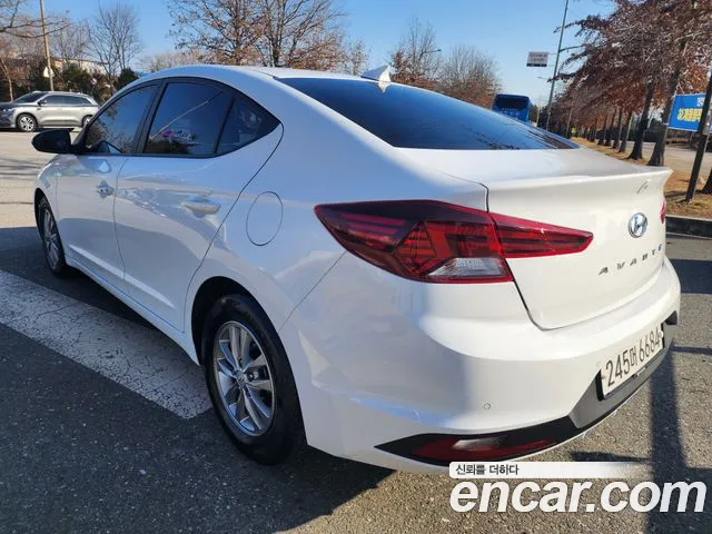 Hyundai Elantra AD 2020 — 9