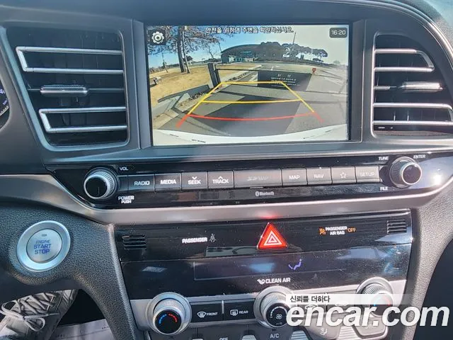 Hyundai Elantra AD 2020 — 15