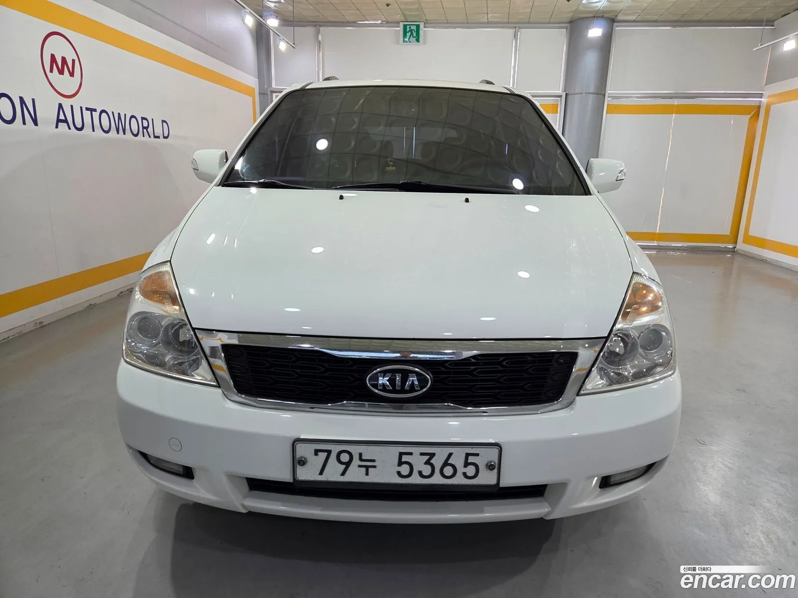 Kia Carnival R 2012 — 4