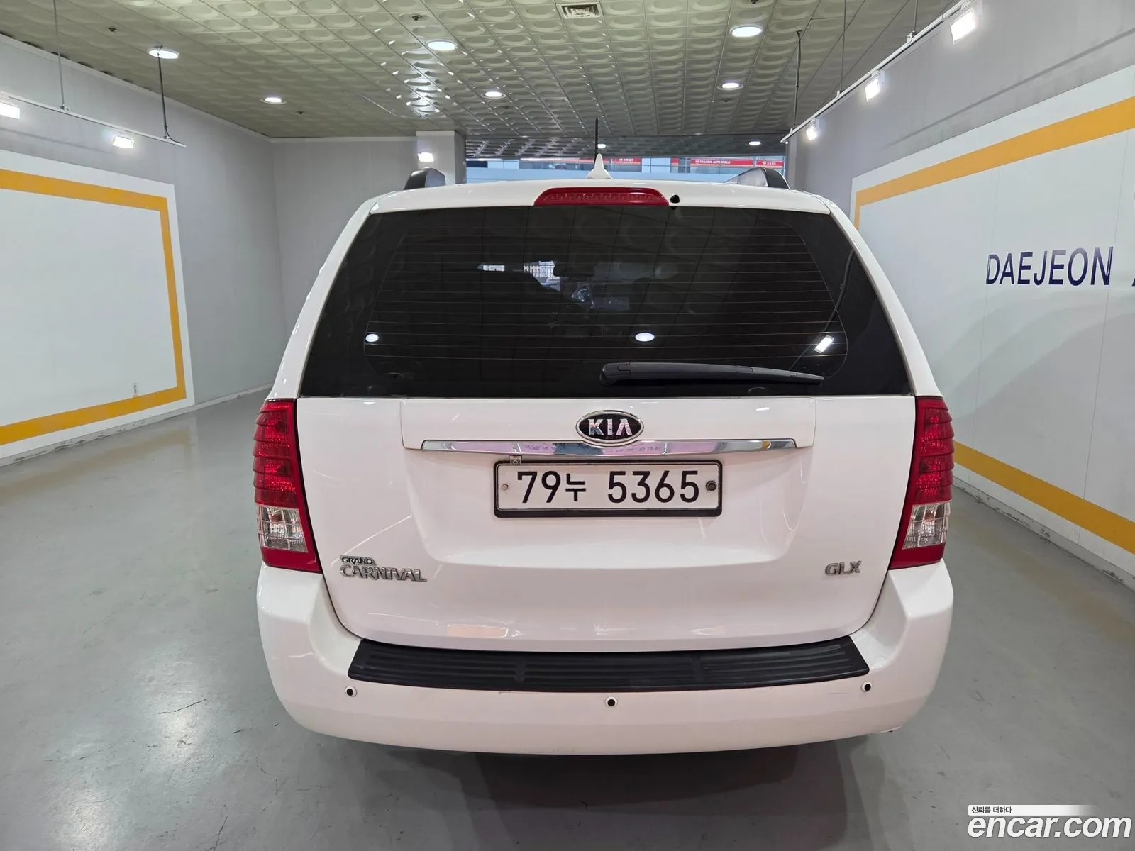 Kia Carnival R 2012 — 3