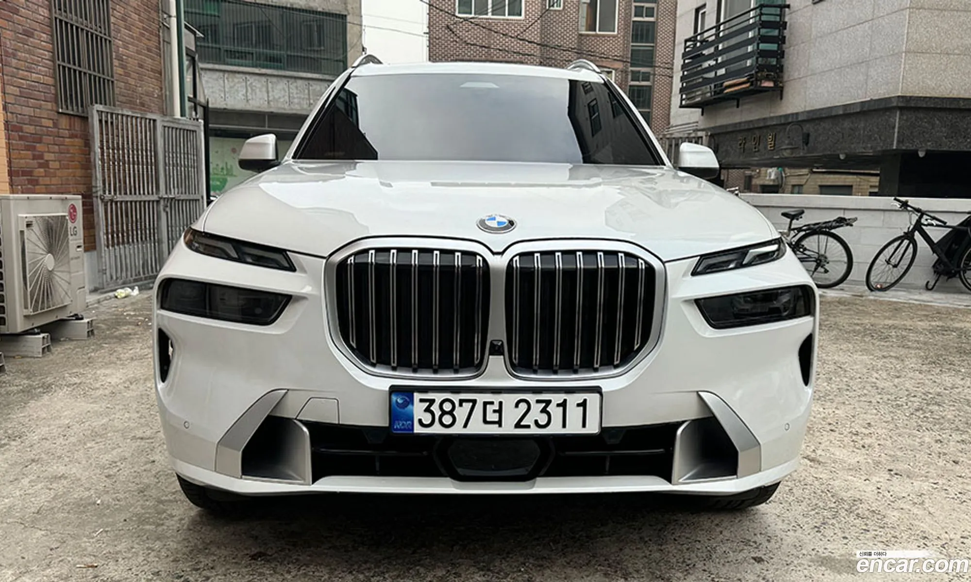 BMW X7 2023 — 18