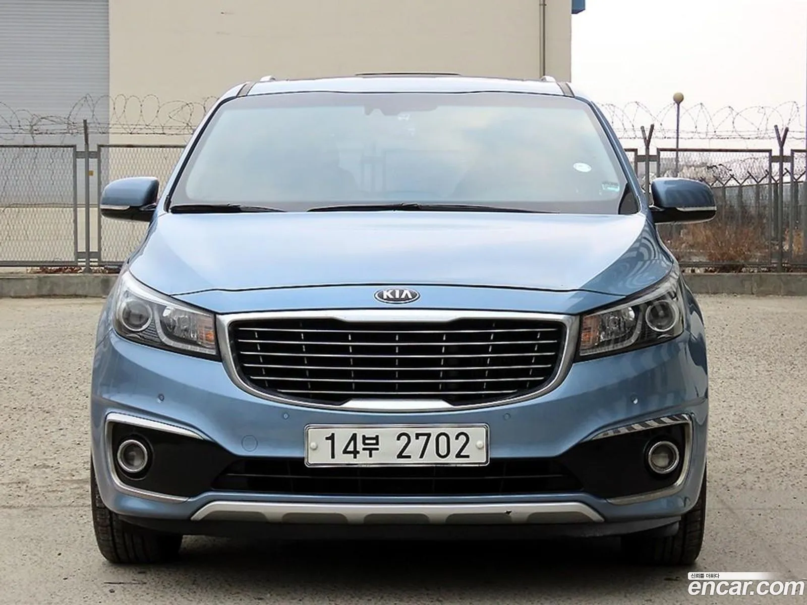 Kia Carnival 2015 — 4