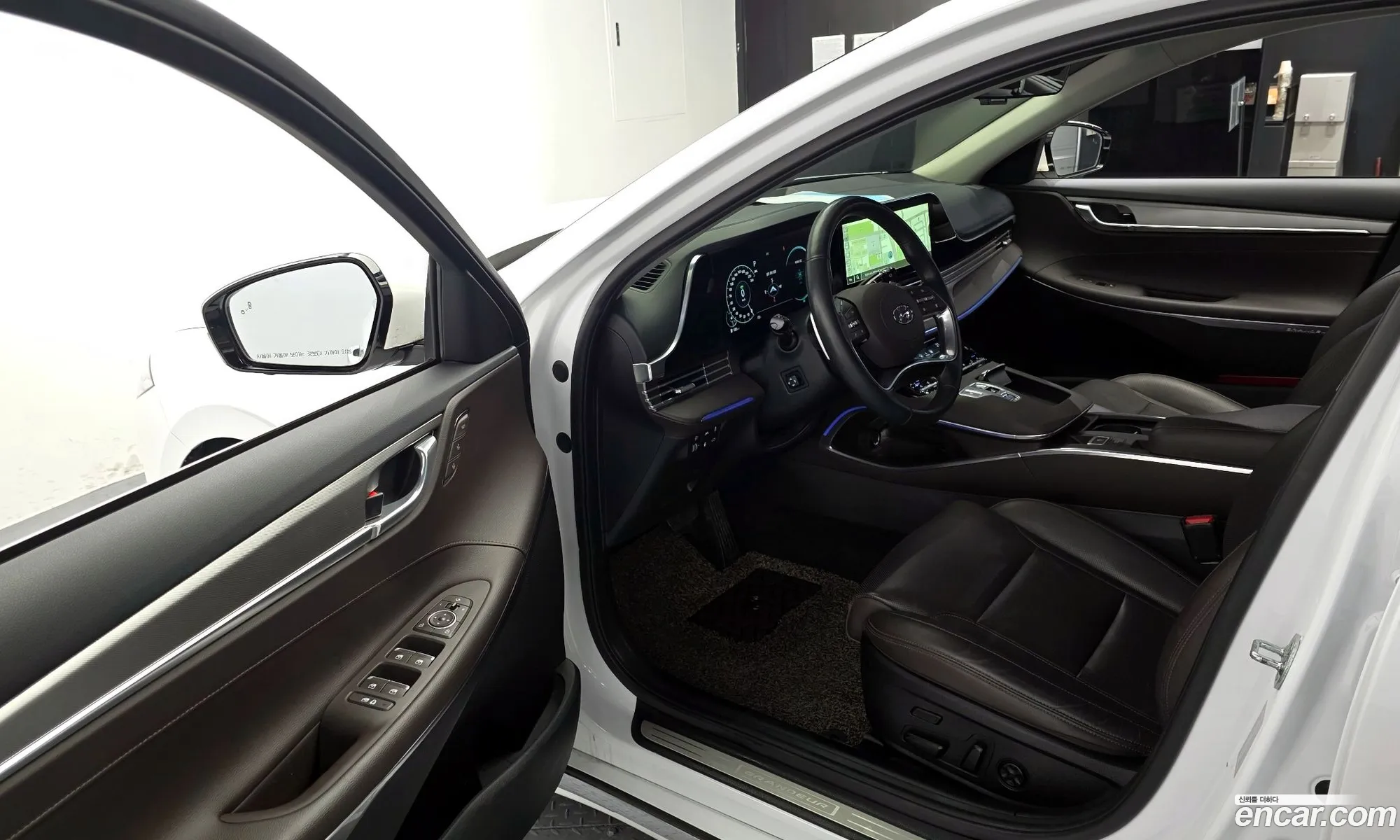 Hyundai Grandeur IG Hybrid 2021 — 10