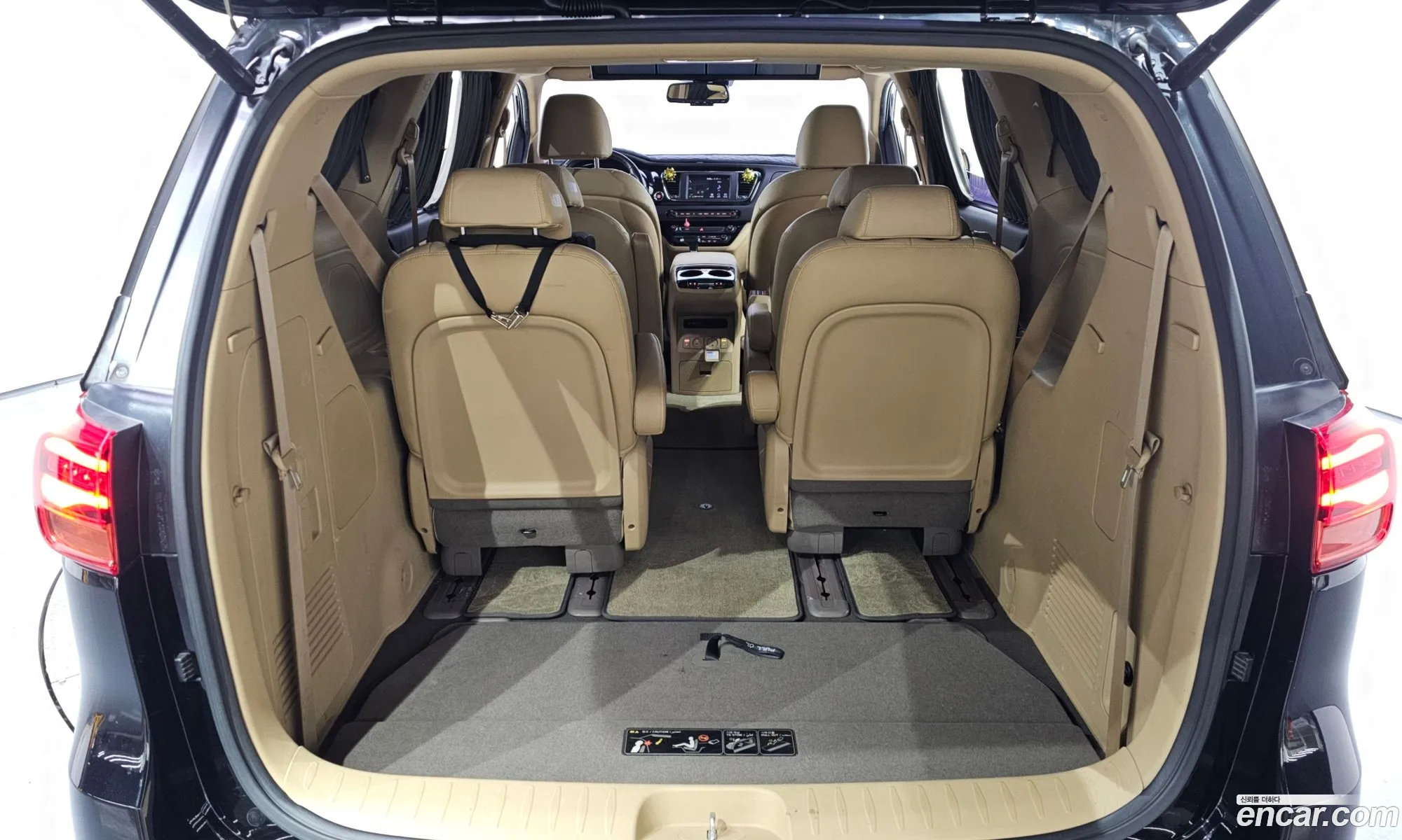 Kia Carnival 2019 — 10