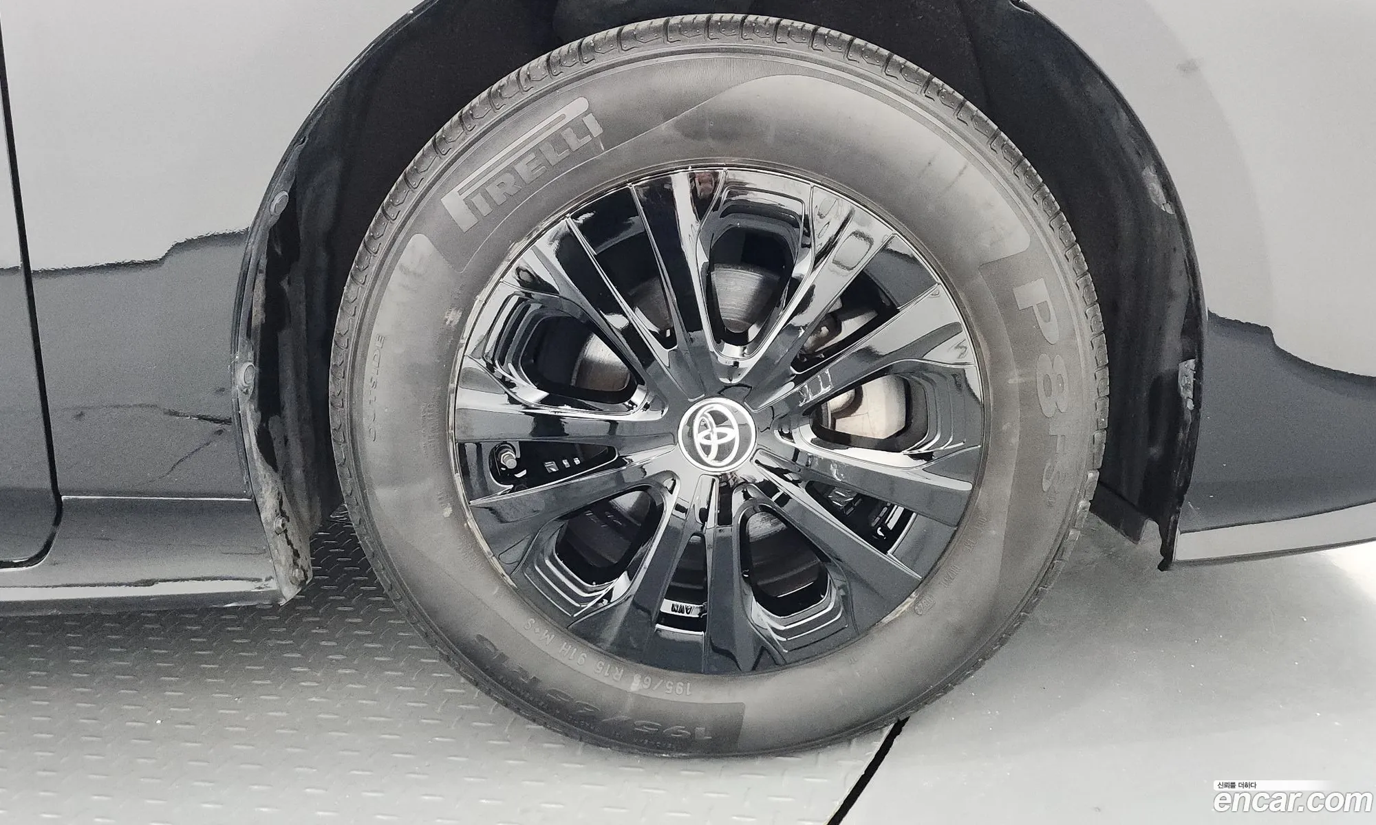 Toyota Prius 2019 JTDKARFUXK3082647 — 11