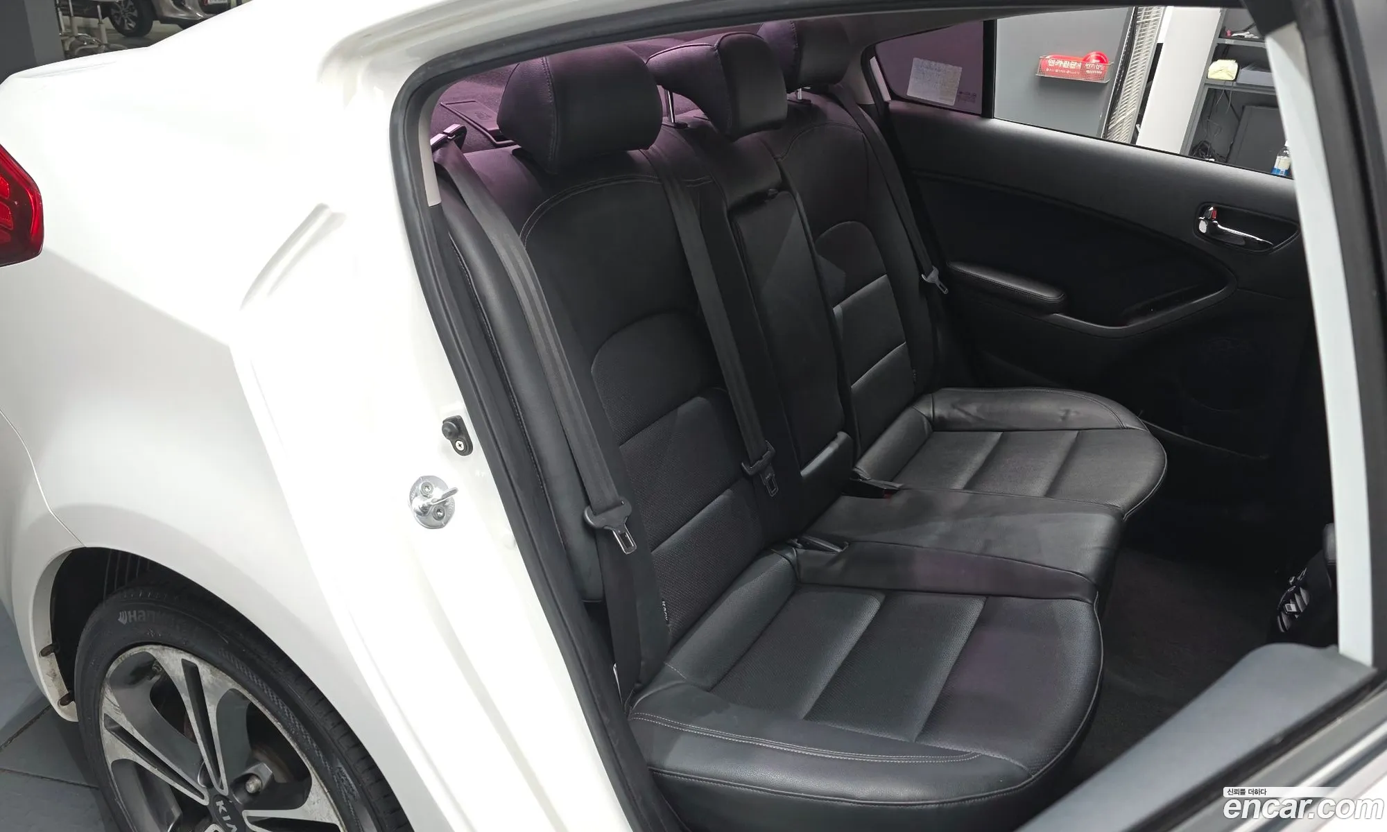Kia K3 2012 — 12