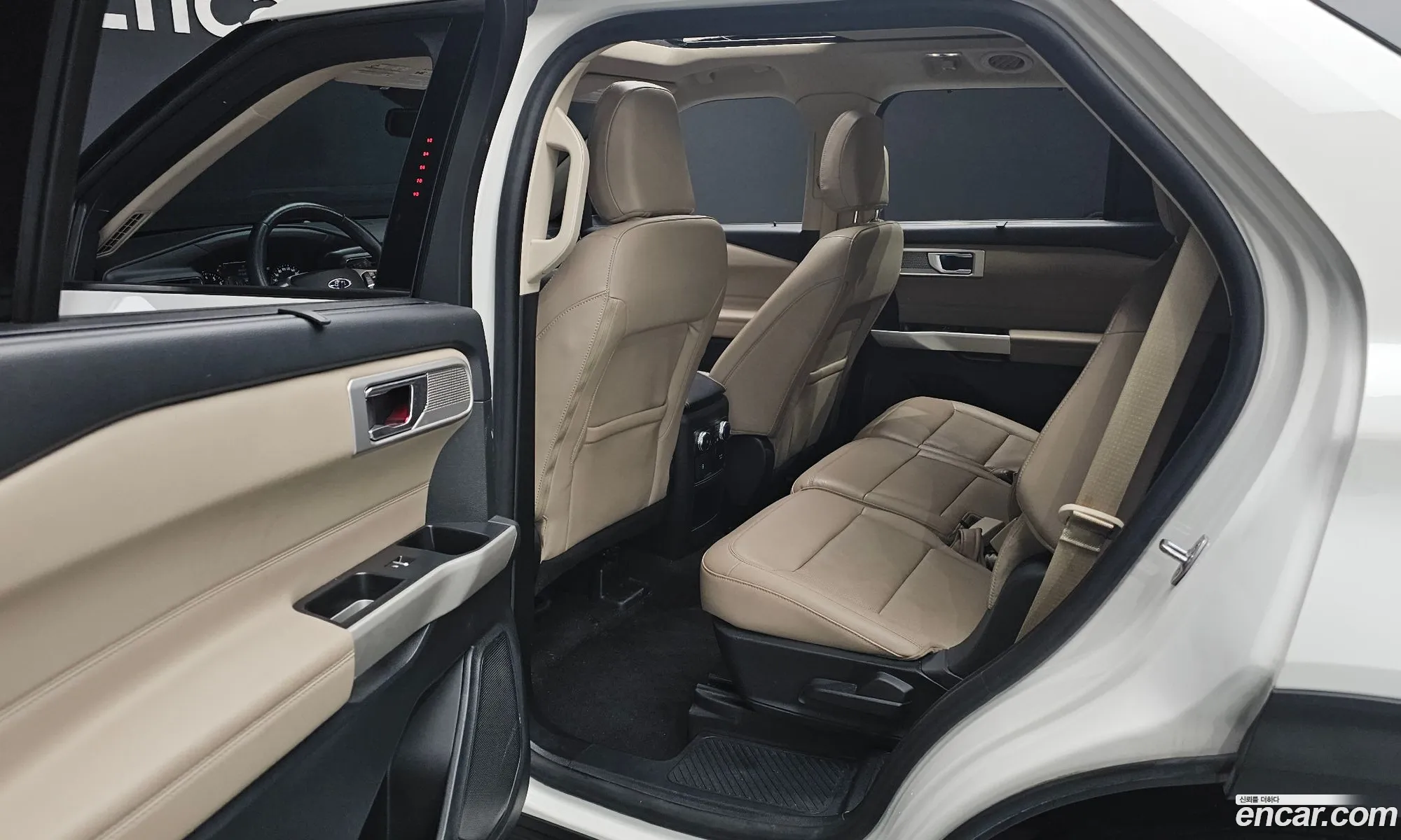 Ford Explorer 6th Gen 2021 1FMSK8FH0MGB09582 — 17