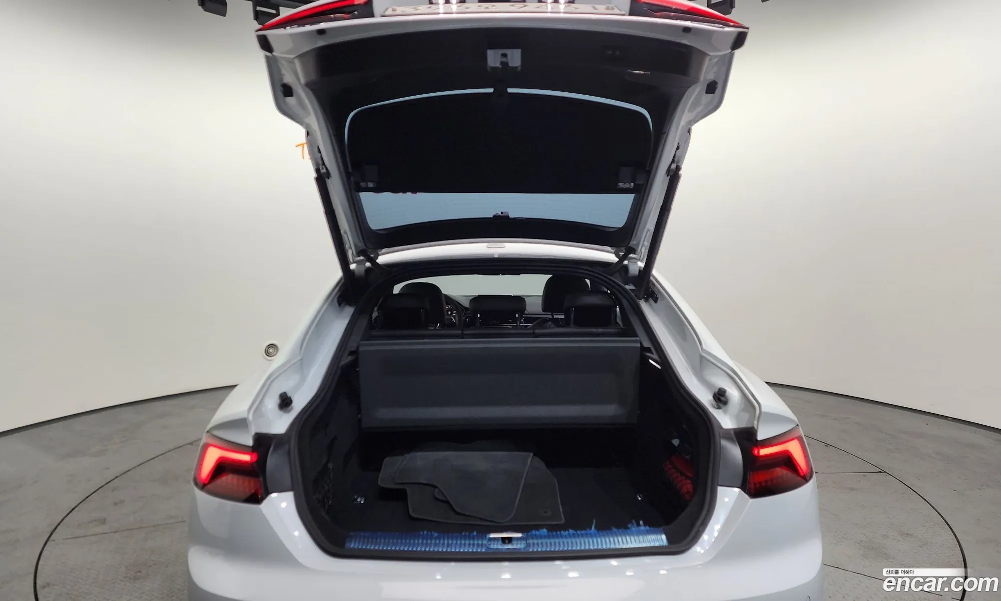 Audi A5 2019 WAUZZZF57KA076698 — 10