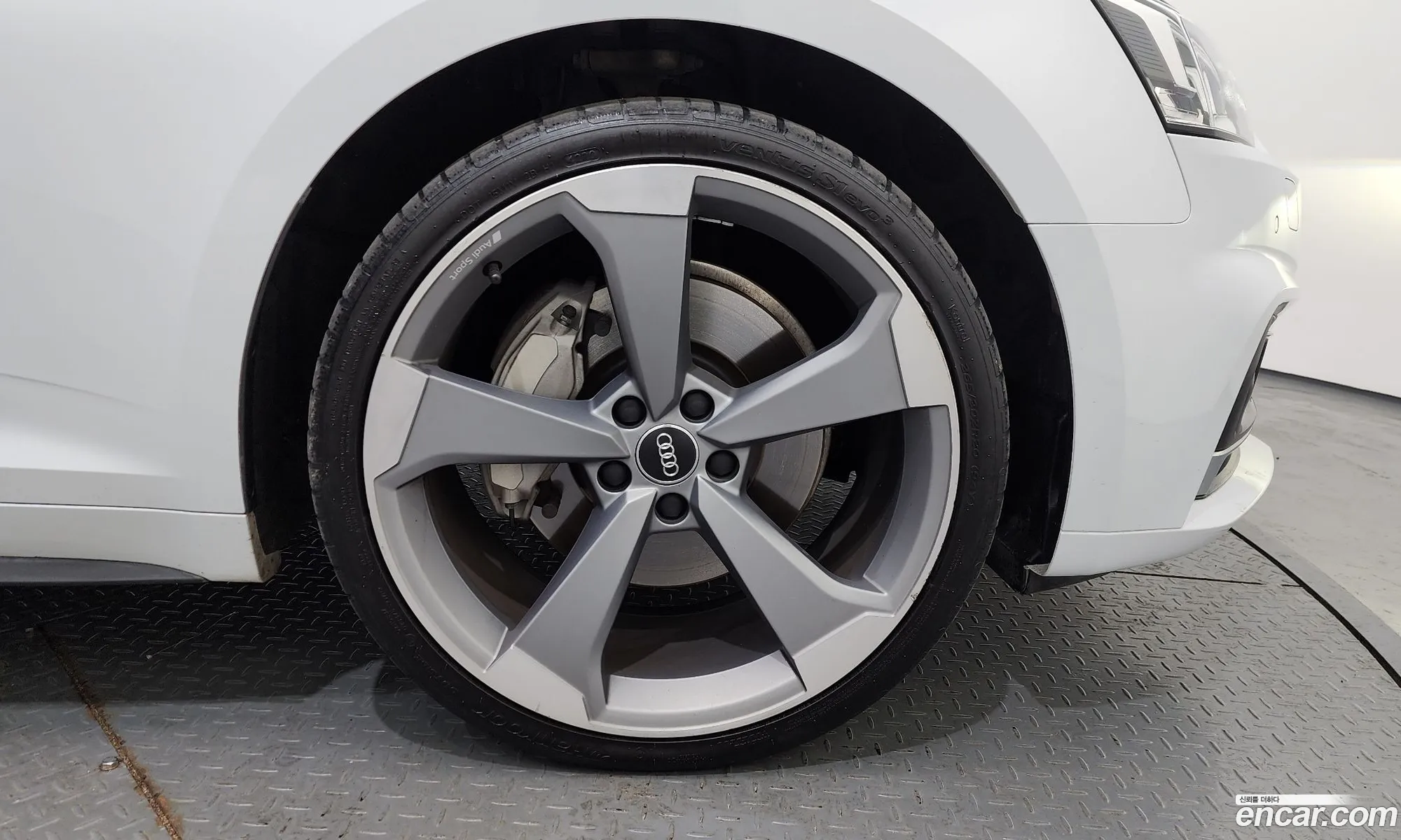 Audi A5 2019 WAUZZZF57KA076698 — 18