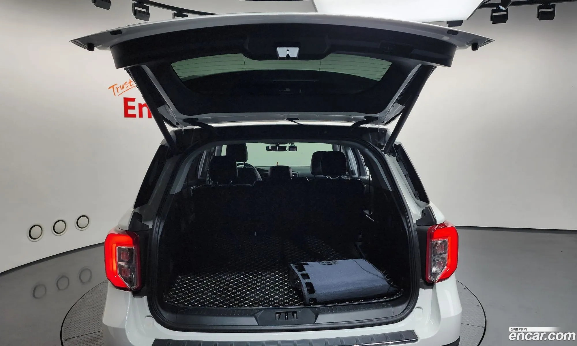 Ford Explorer 6th Gen 2023 1FMSK8FH4PGA39380 — 7