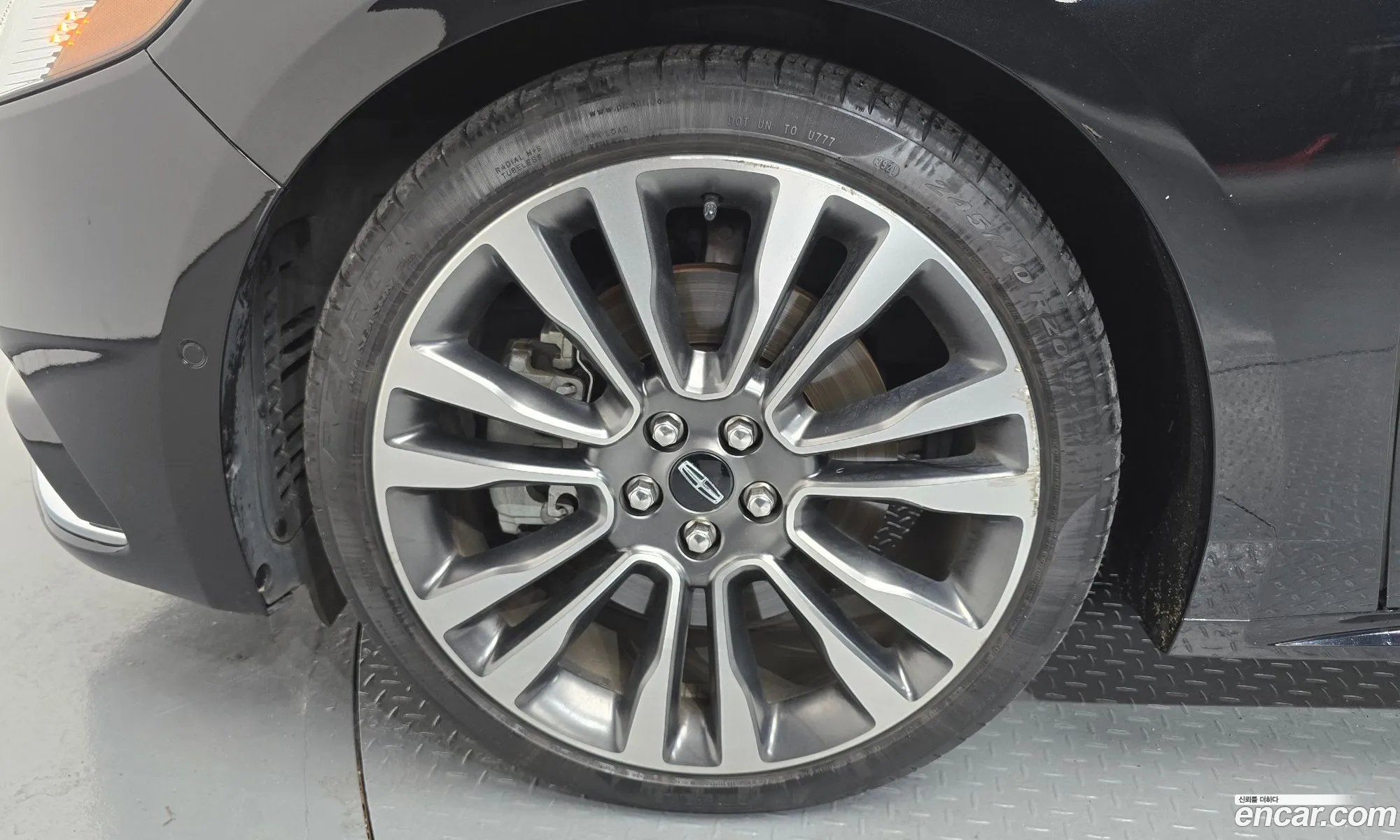 Lincoln Continental 10th Gen 2019 — 3