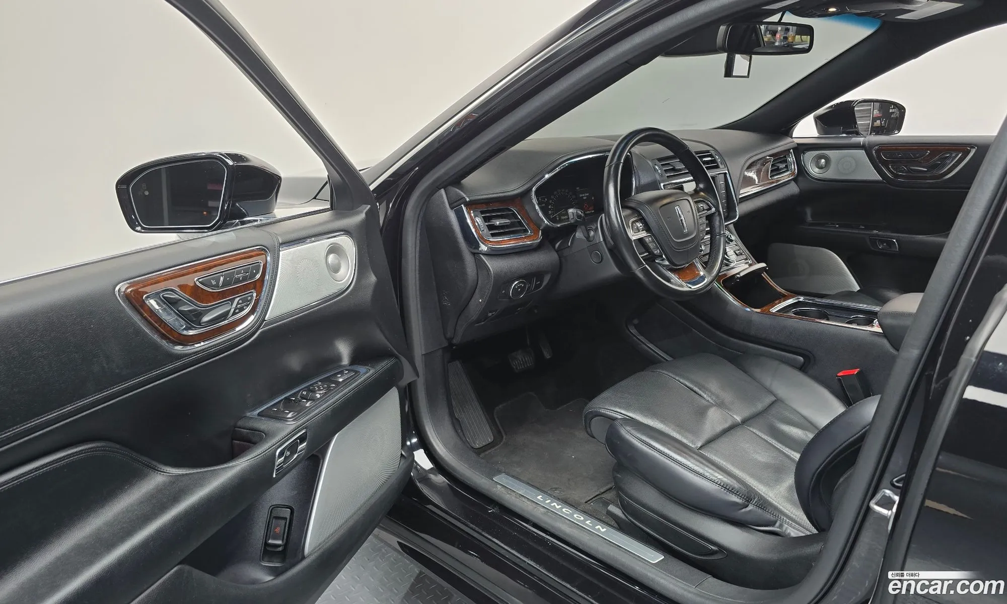 Lincoln Continental 10th Gen 2019 — 4