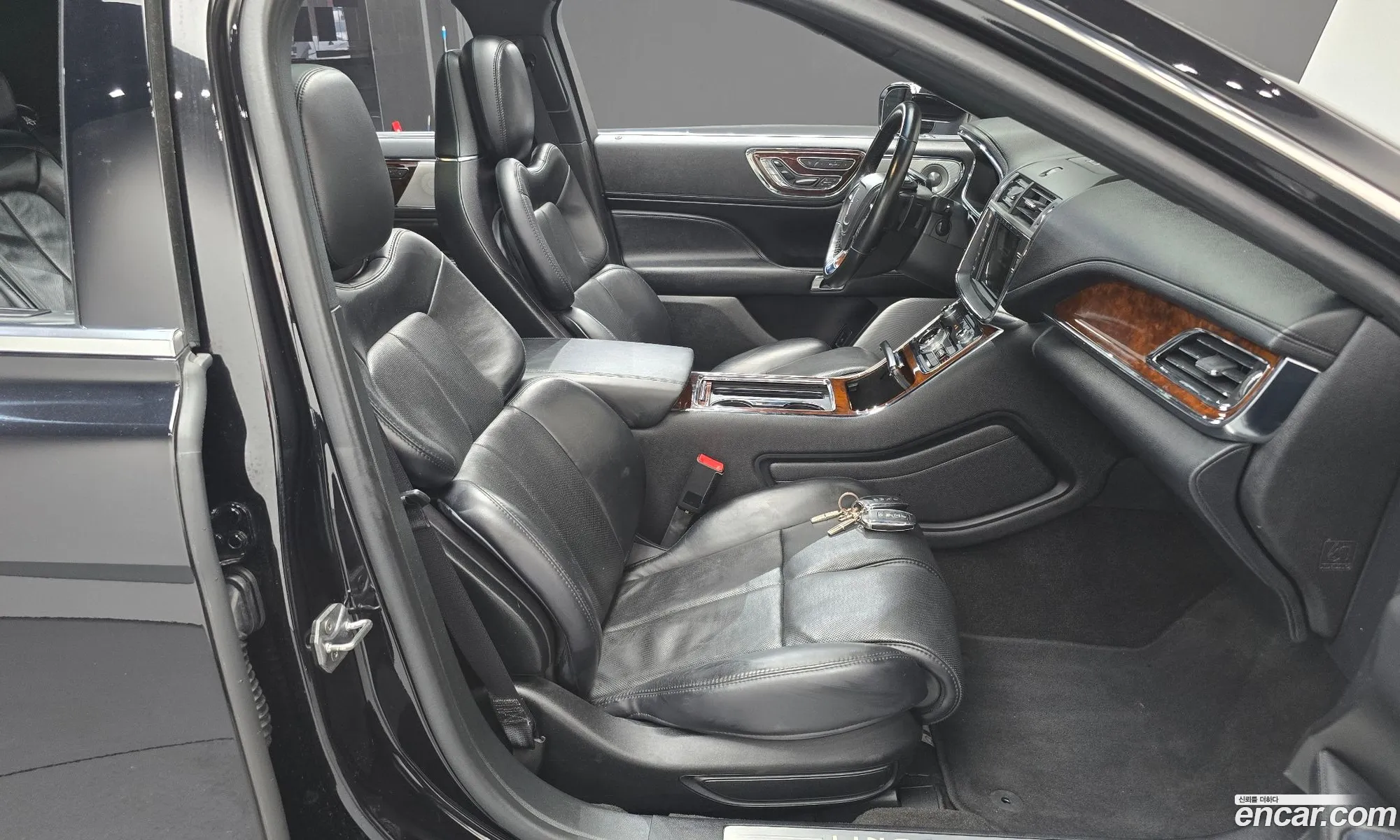 Lincoln Continental 10th Gen 2019 — 5