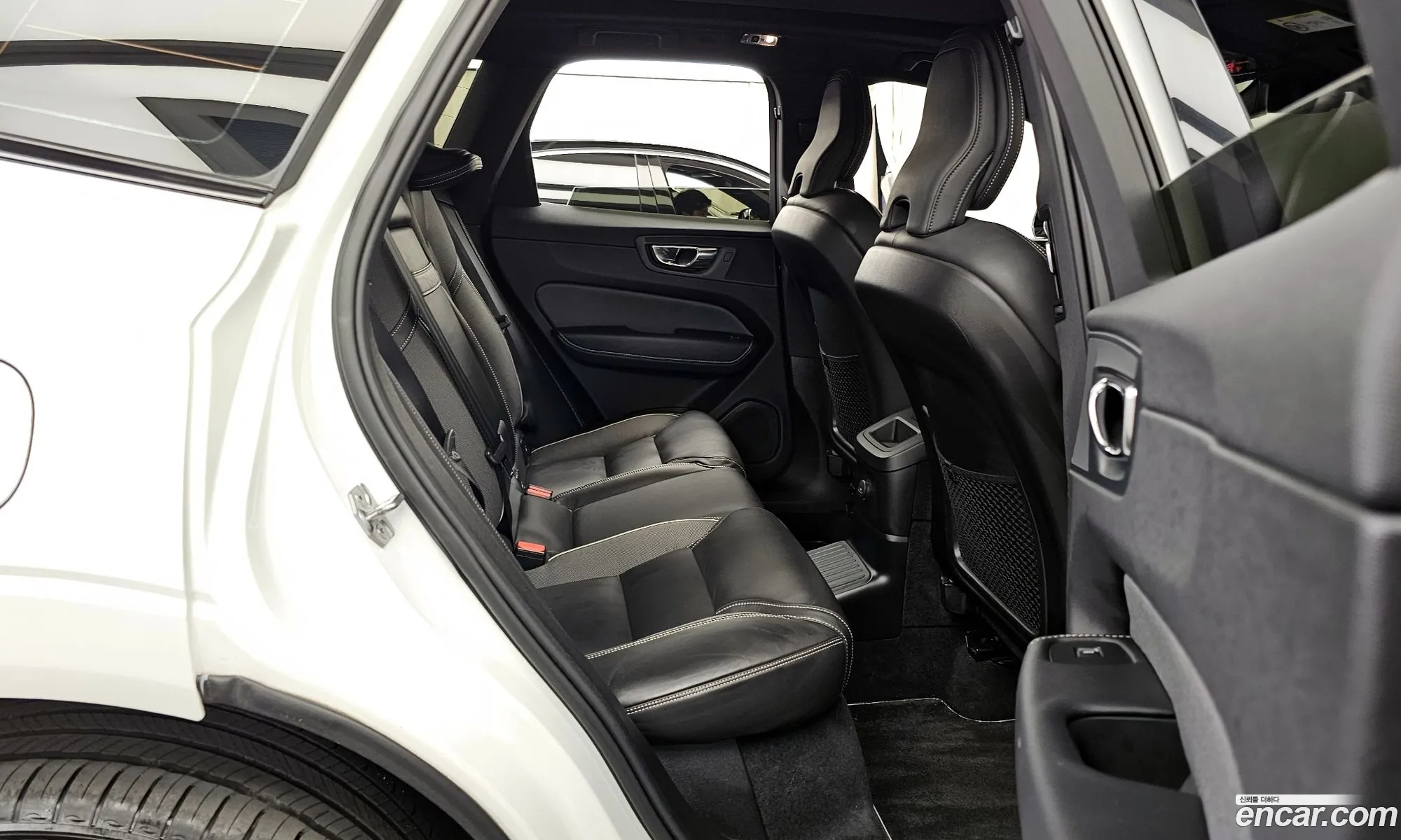 Volvo XC60 2020 — 16