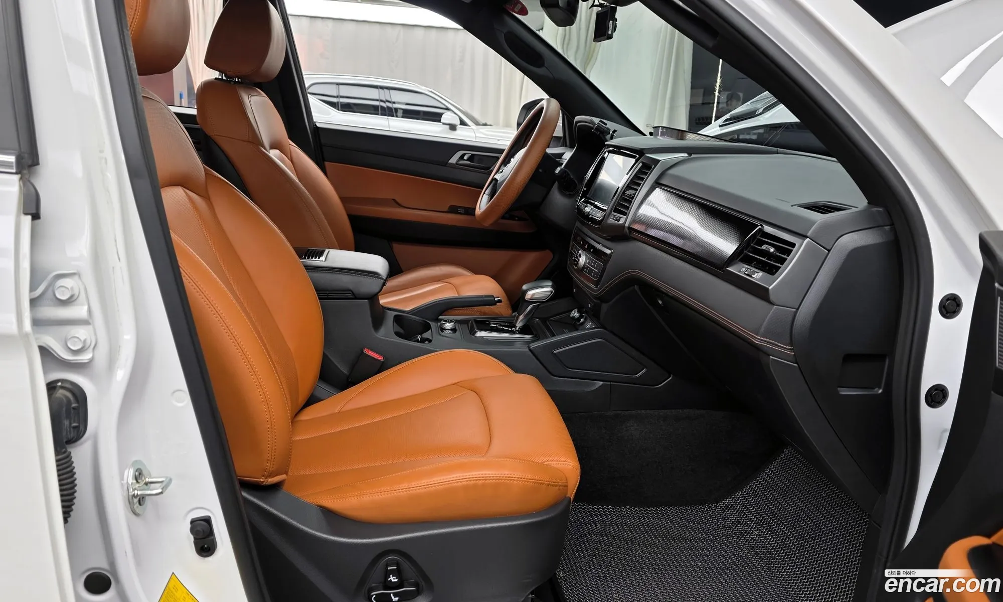 KG Mobility (SsangYong) Rexton Sports Khan 2022 — 18