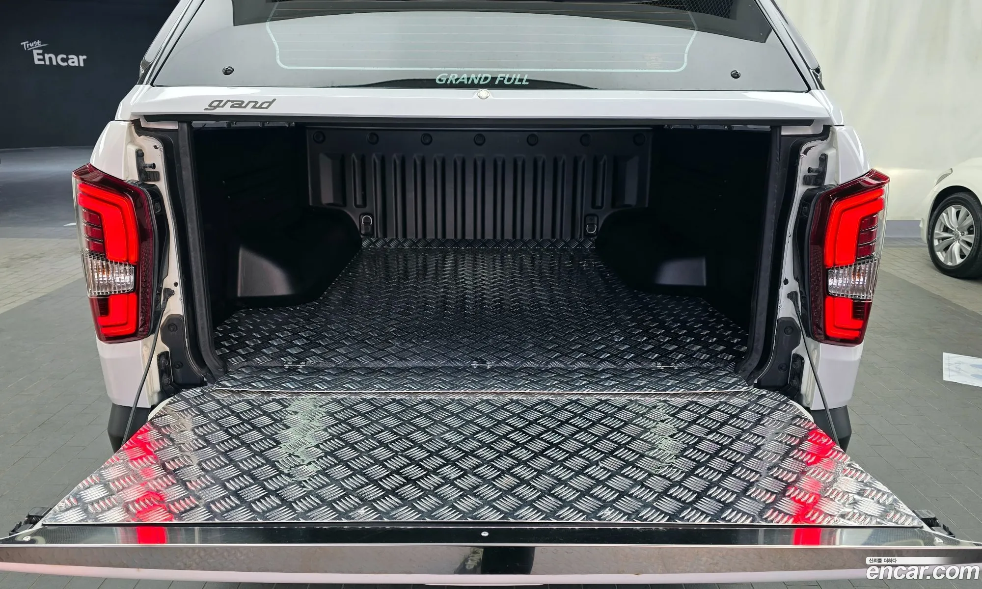 KG Mobility (SsangYong) Rexton Sports Khan 2022 — 13