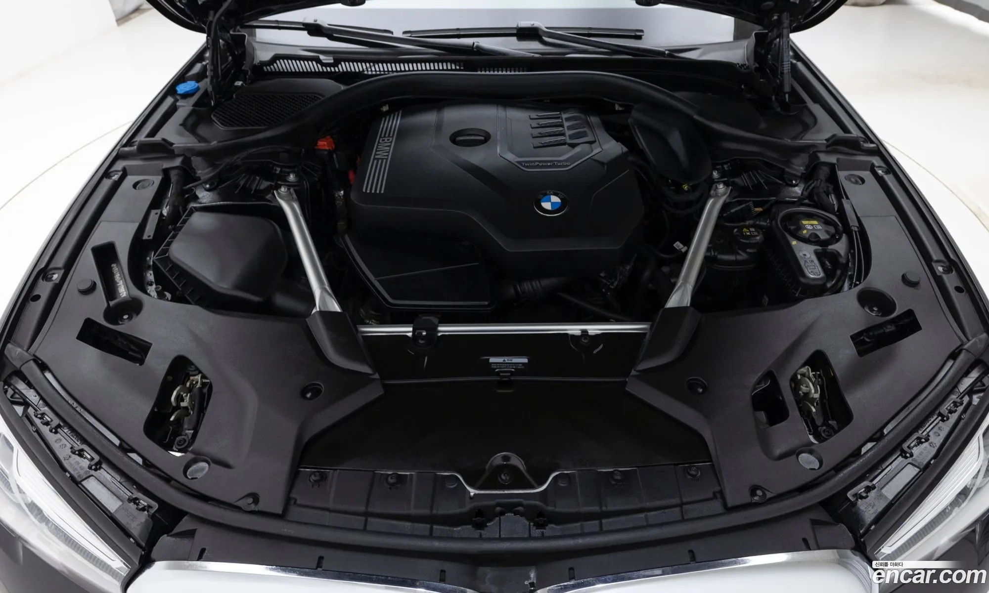 BMW 5 Series 2023 — 9