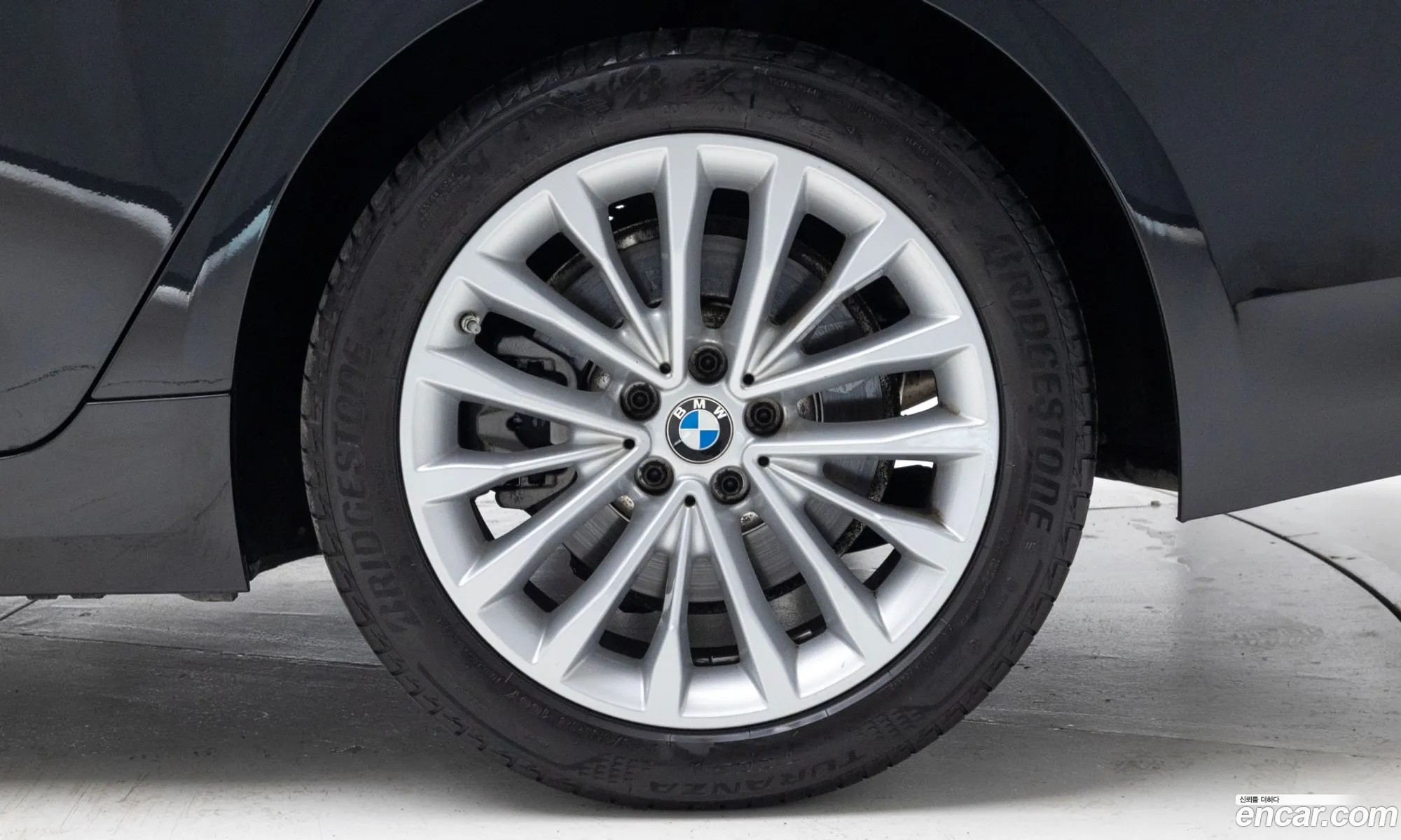 BMW 5 Series 2023 — 19