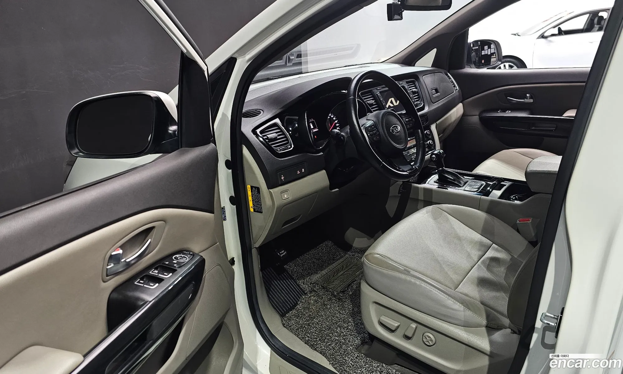 Kia Carnival 2014 — 6