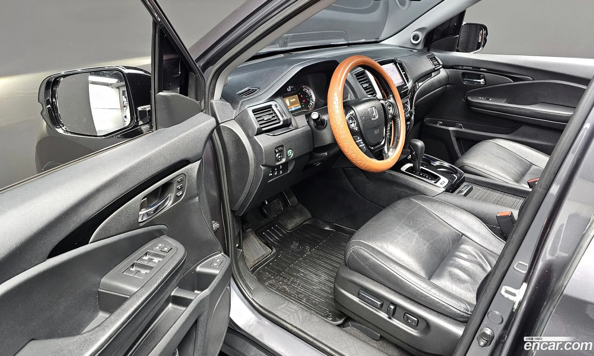 Honda Pilot 2018 5FNYF6850JB200048 — 3