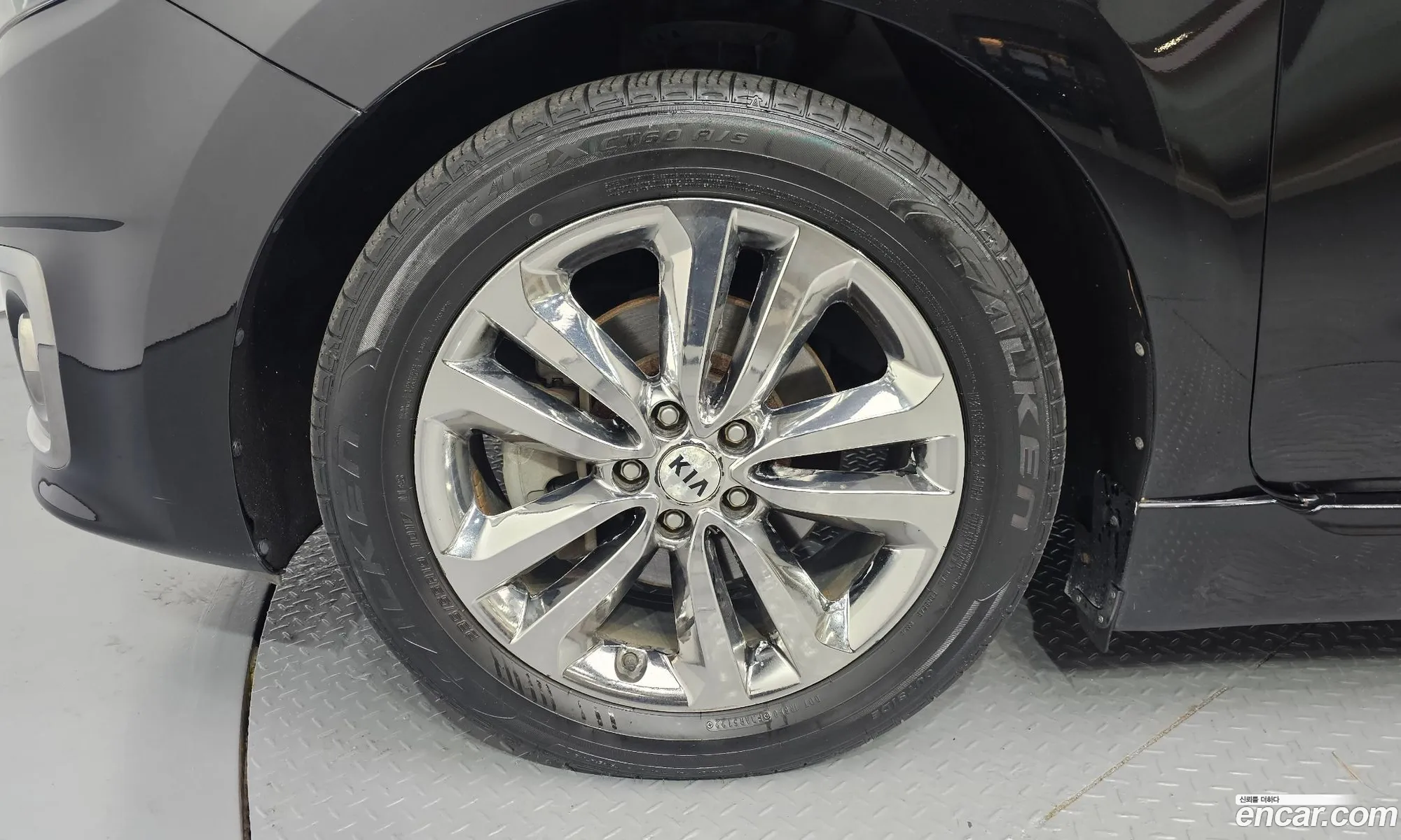 Kia Carnival 2016 KNAME81ABGS228324 — 5
