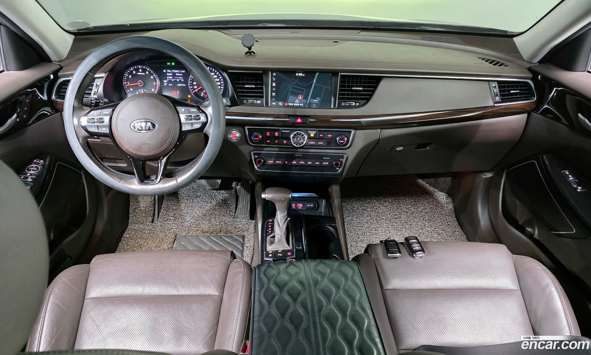 Kia K7 2018 KNALB415BJA145085 — 19
