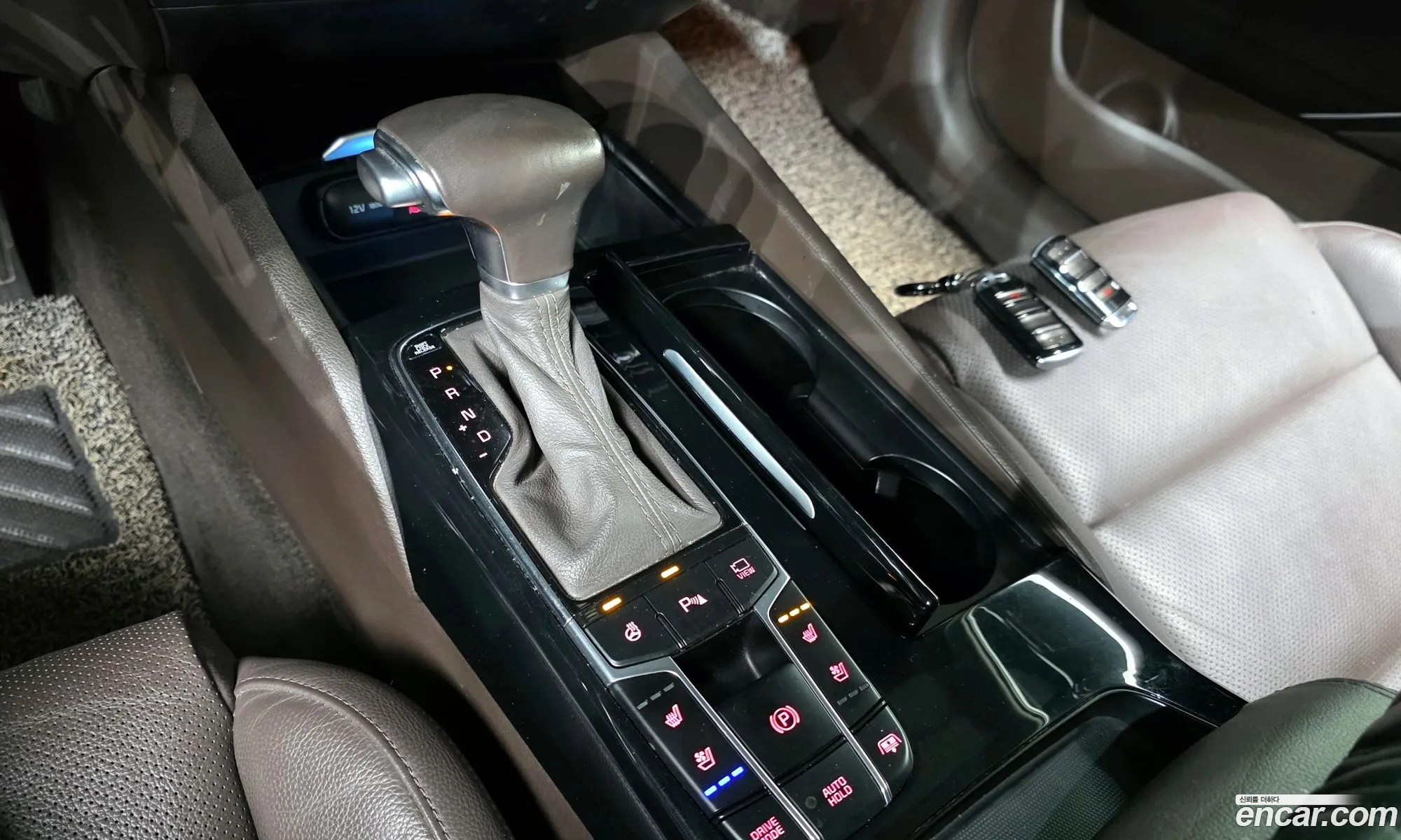 Kia K7 2018 KNALB415BJA145085 — 15