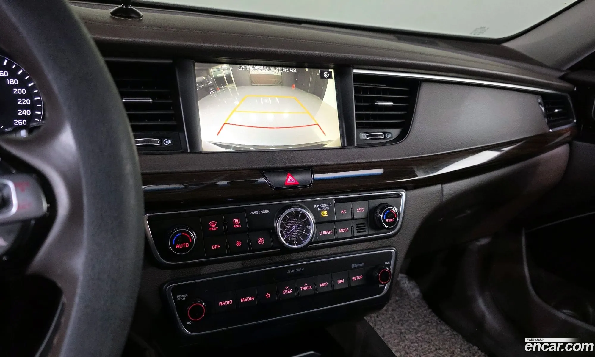 Kia K7 2018 KNALB415BJA145085 — 17