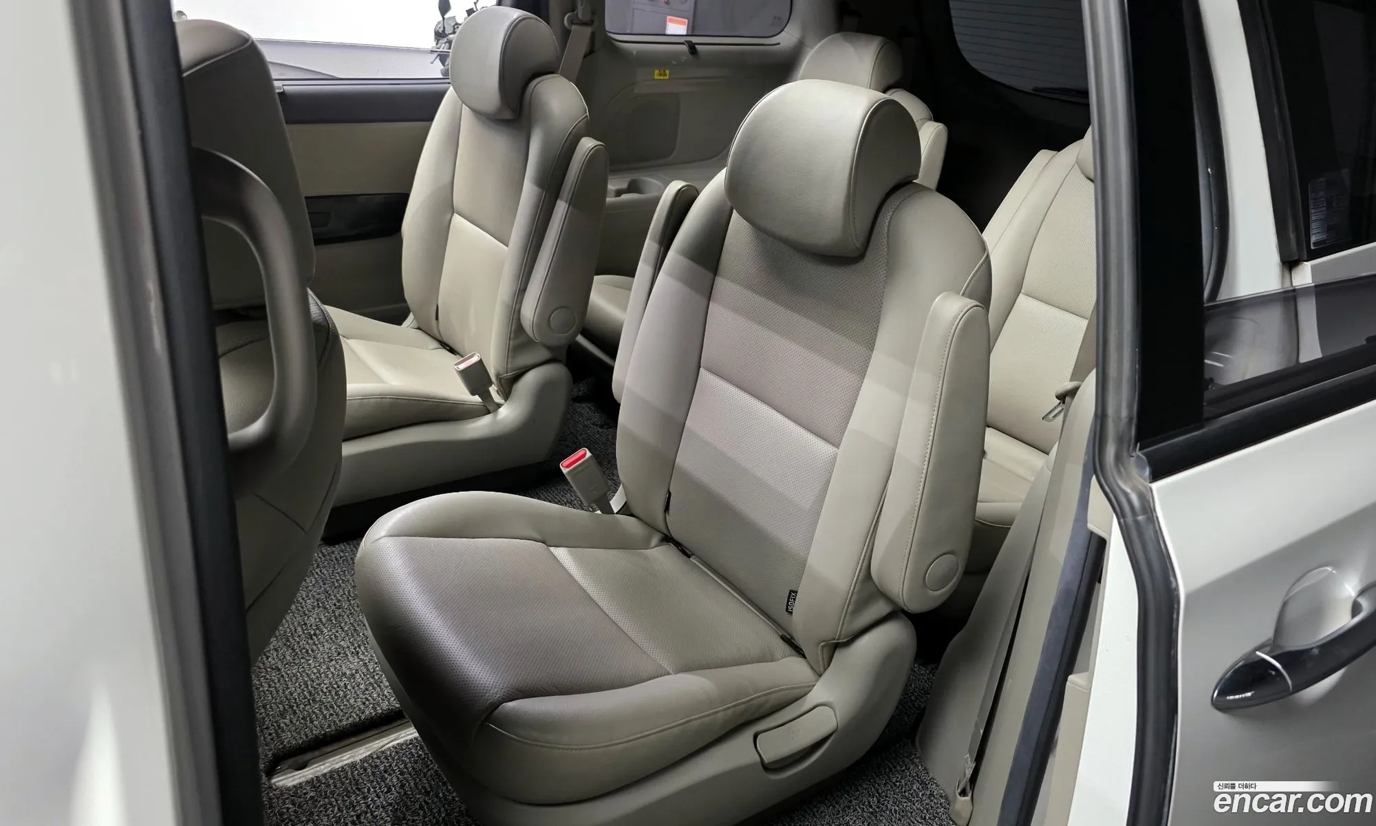 Kia Carnival 2016 — 17