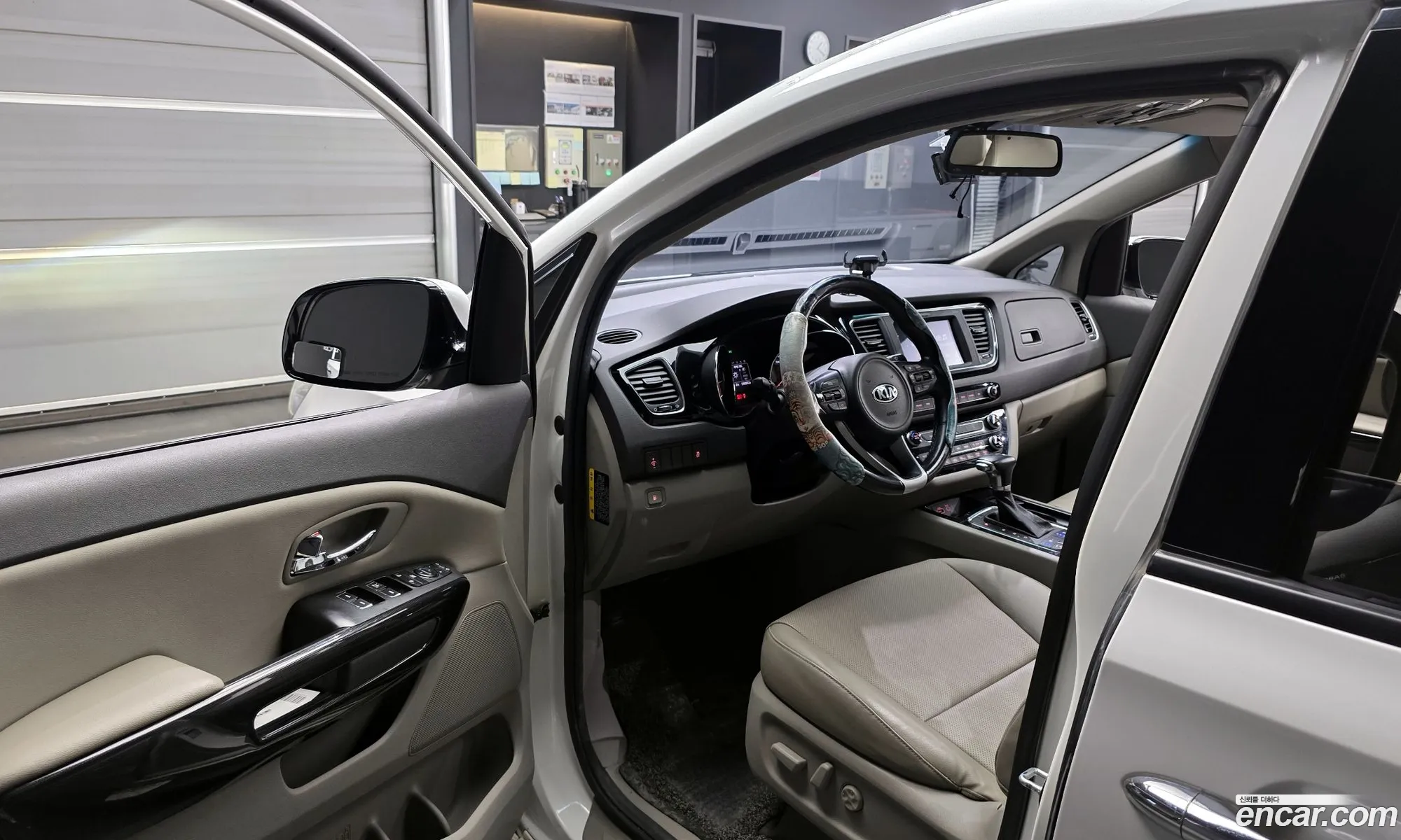 Kia Carnival 2016 — 8