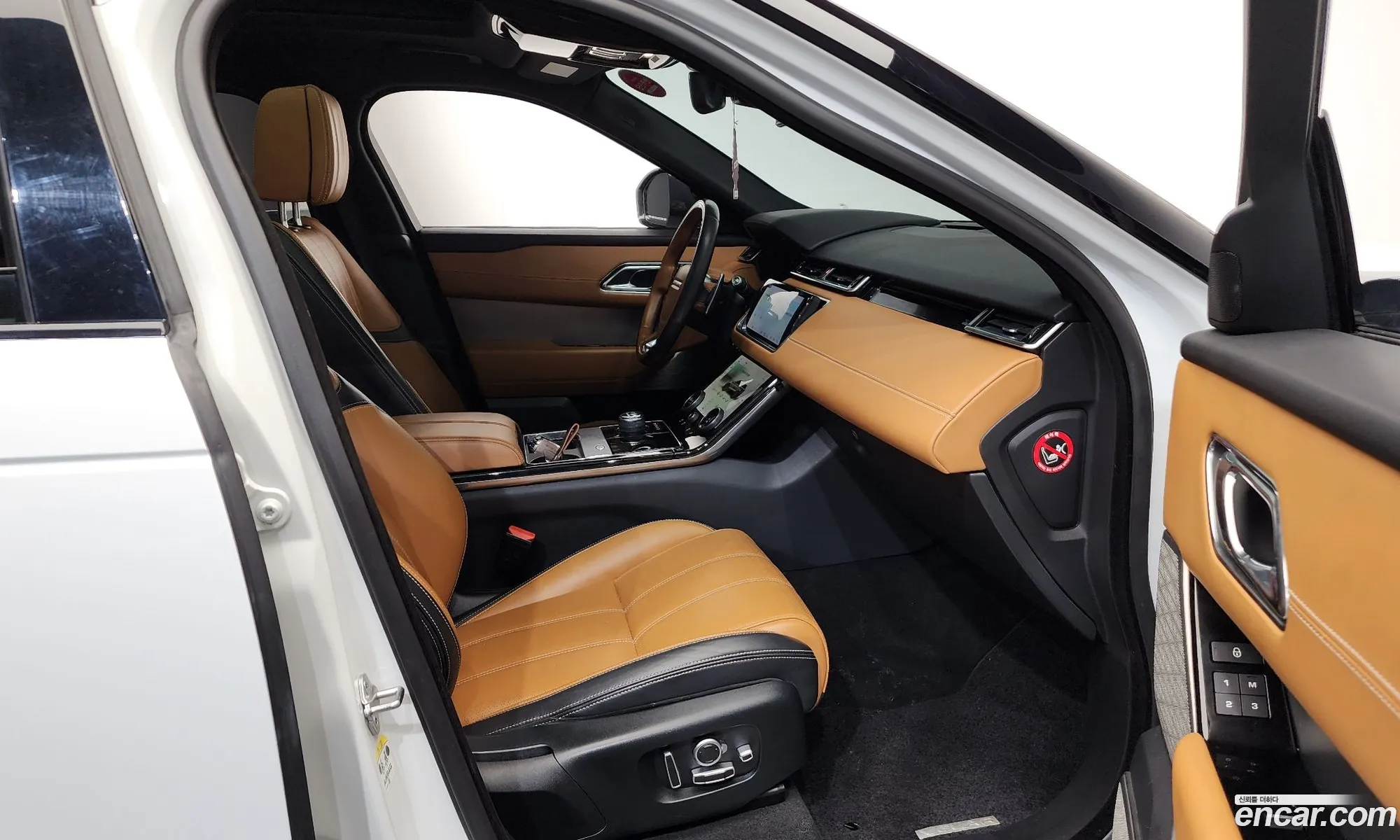 Land Rover Range Rover Velar 2018 — 16