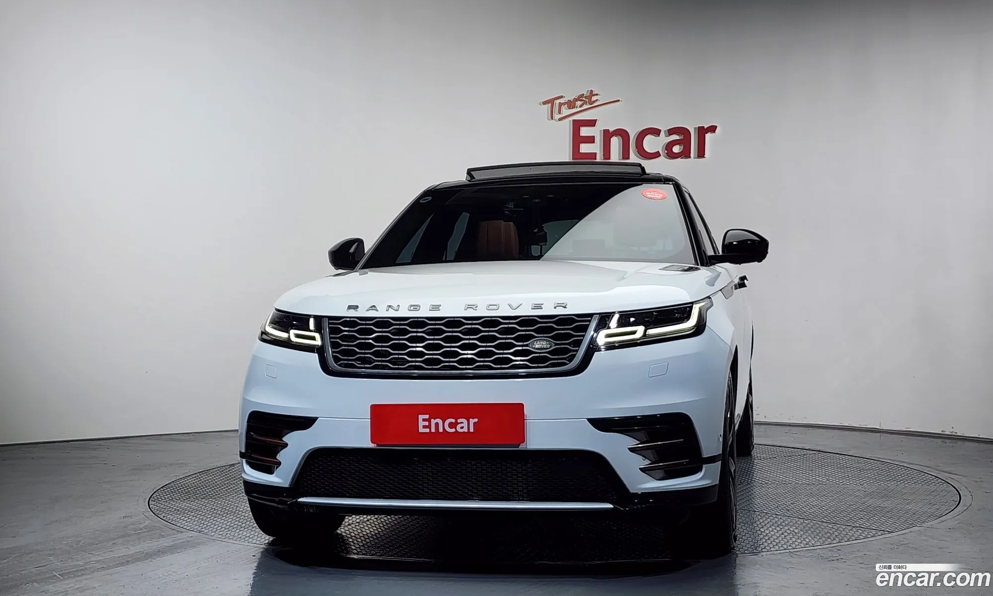 Land Rover Range Rover Velar 2018 — 17