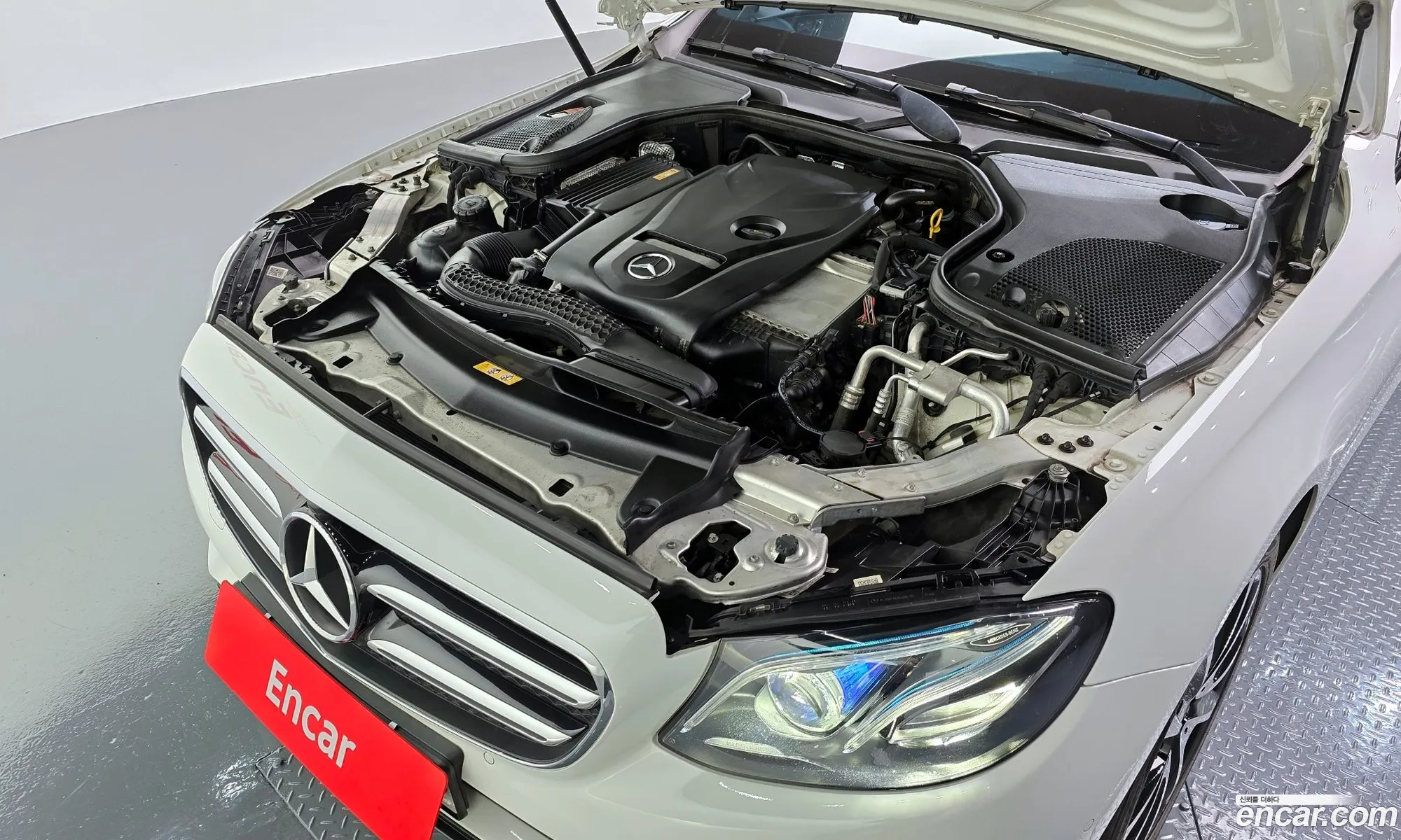 Mercedes-Benz E-Class W213 2016 WDDZF4JB6HA044240 — 11