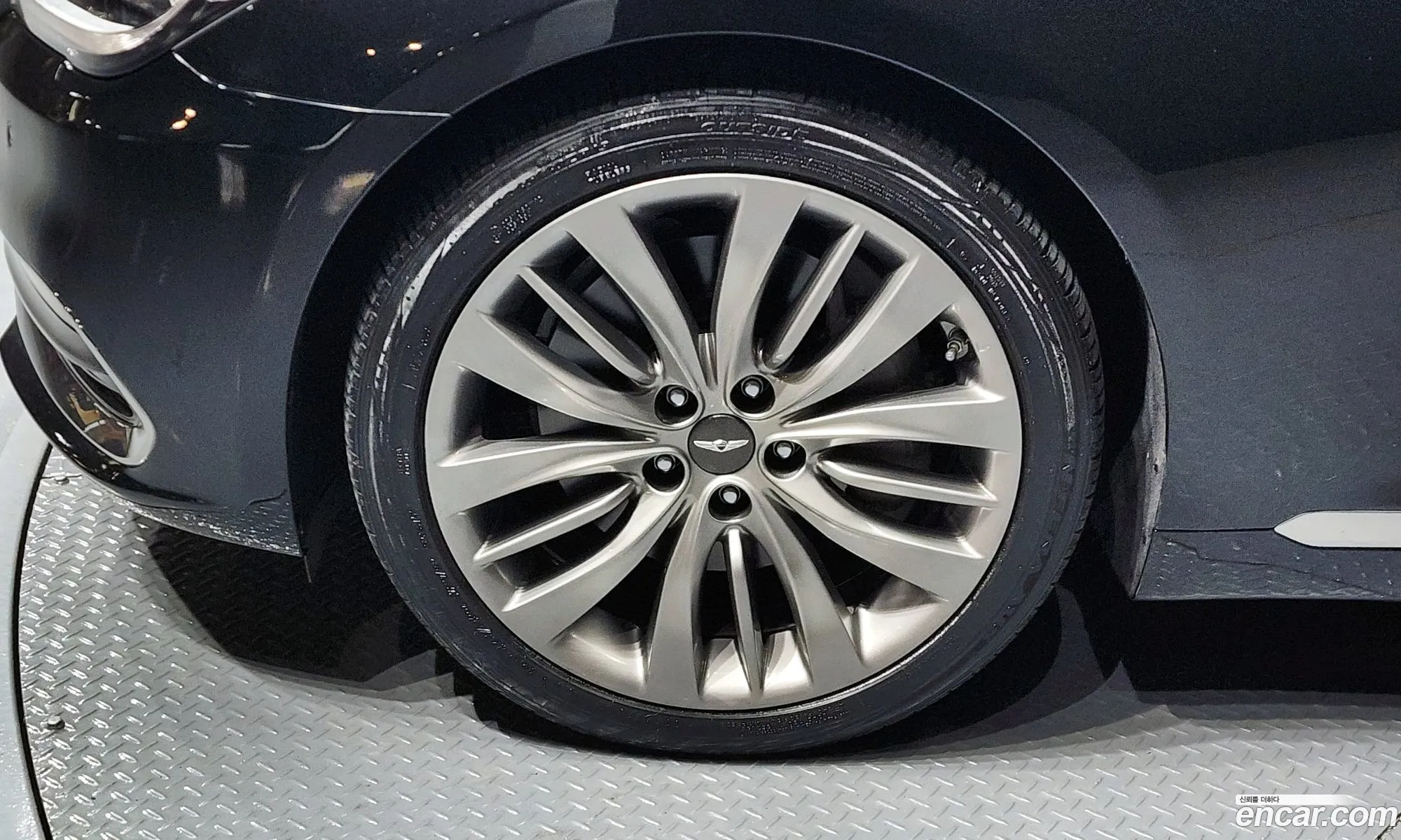 Genesis G80 2017 — 16