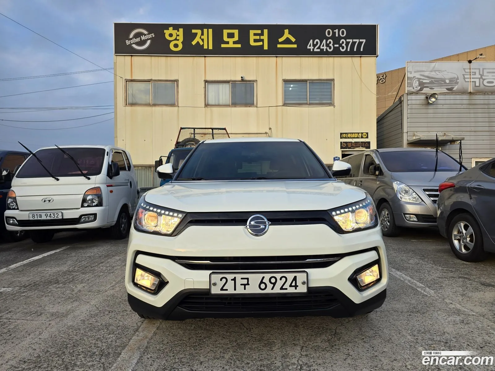 KG Mobility (SsangYong) Tivoli Armour 2018 — 19