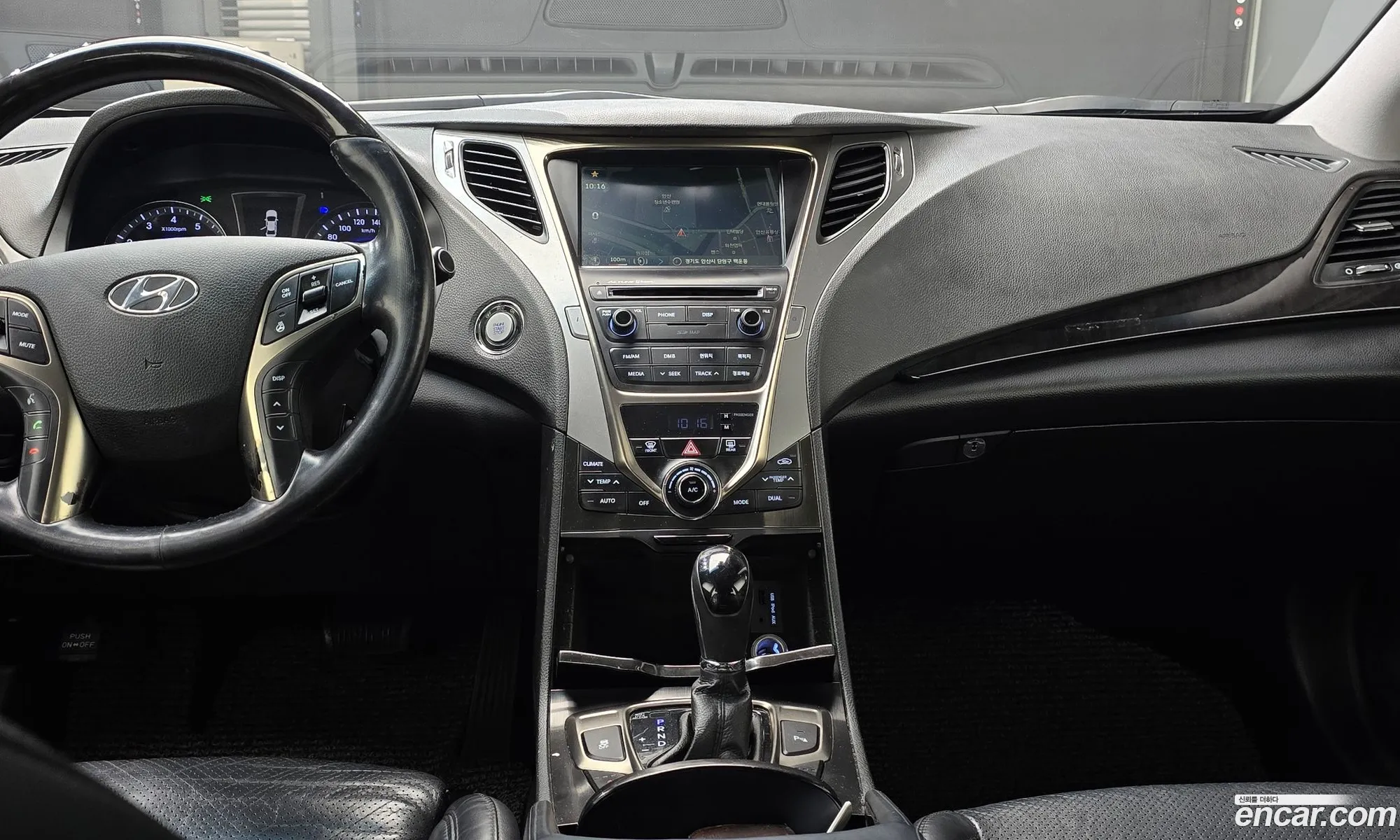 Hyundai Grandeur HG 2013 — 17