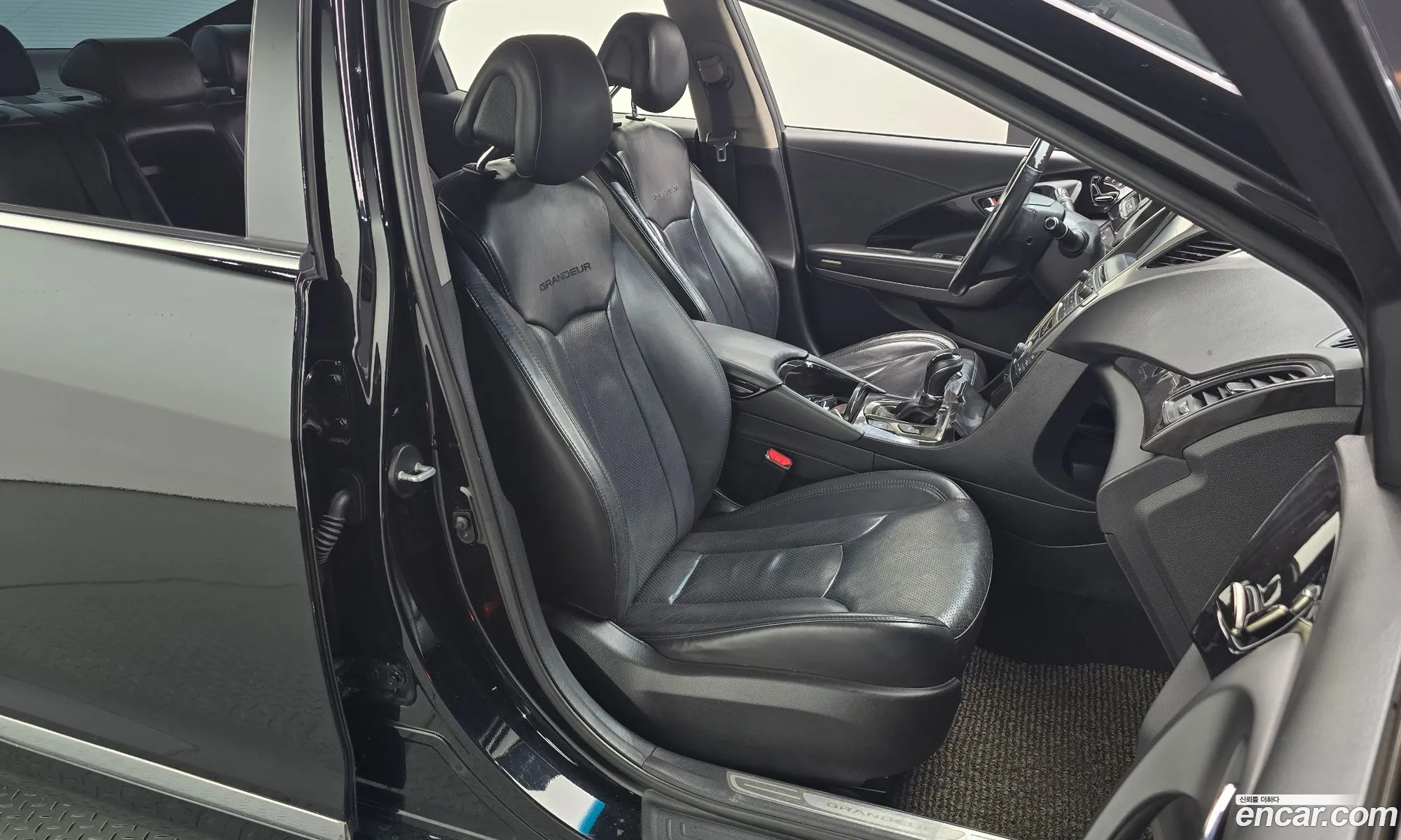 Hyundai Grandeur HG 2013 — 18